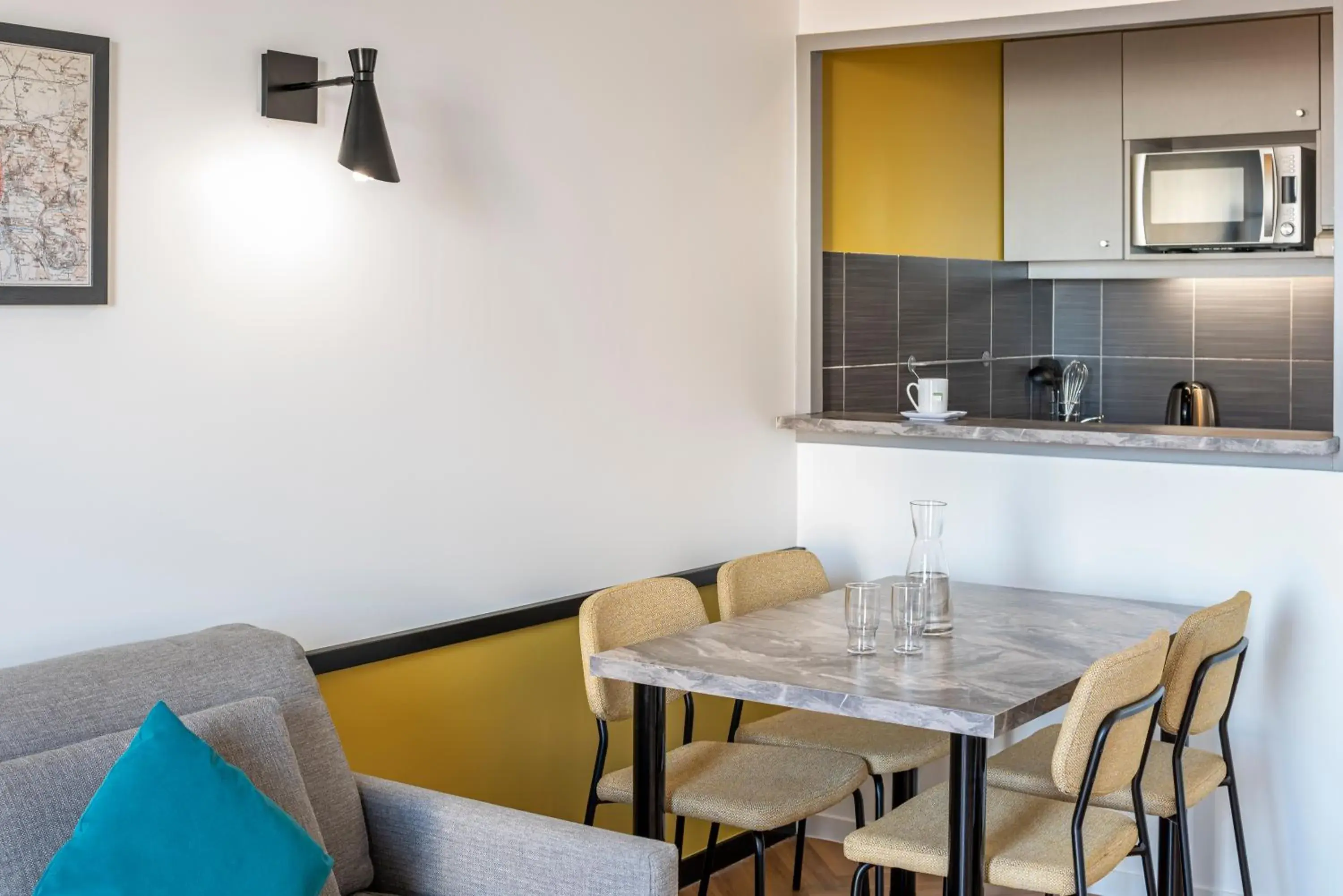 Dining Area in Aparthotel Adagio Paris Montrouge