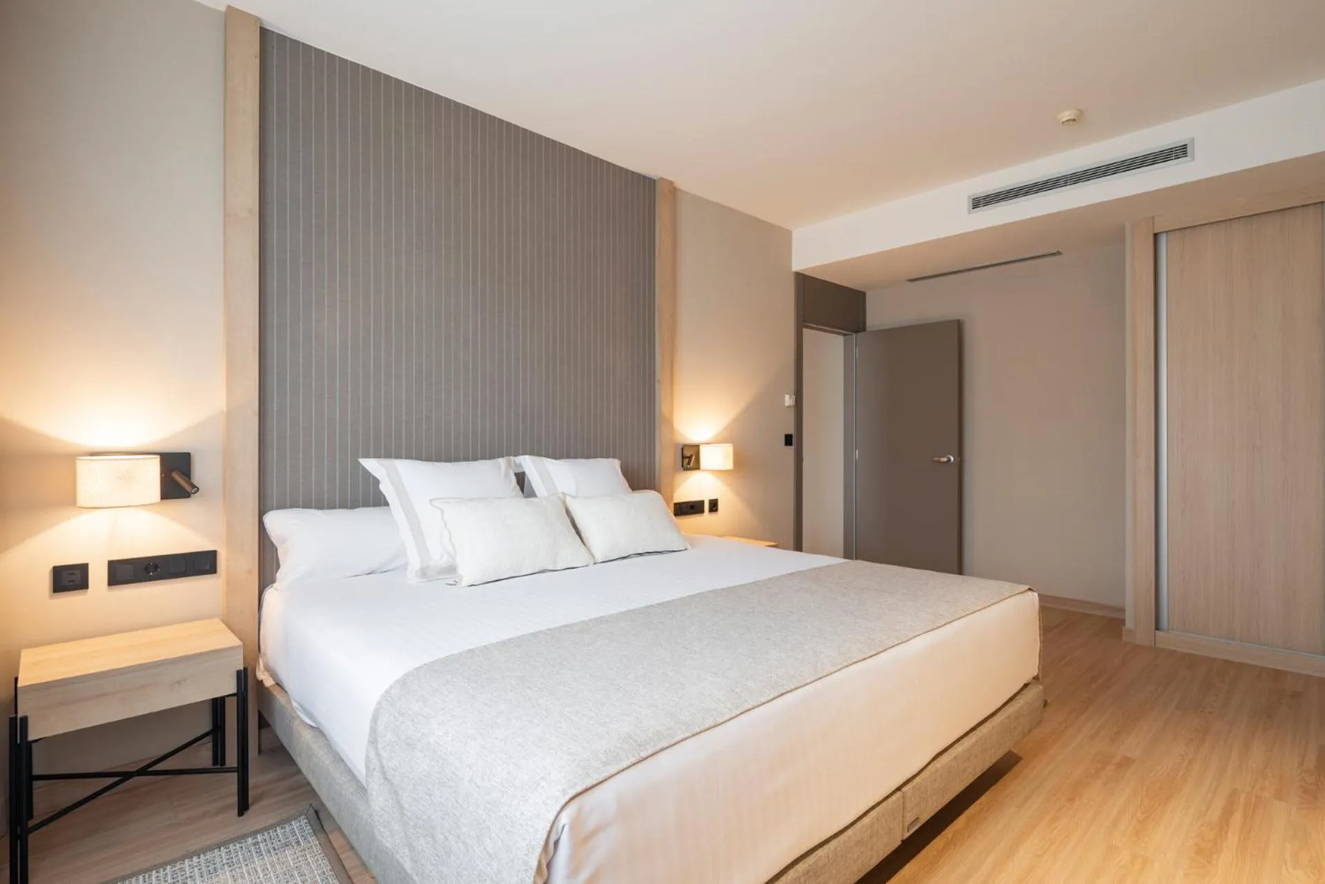 Bed in Aparthotel Attica21 As Galeras