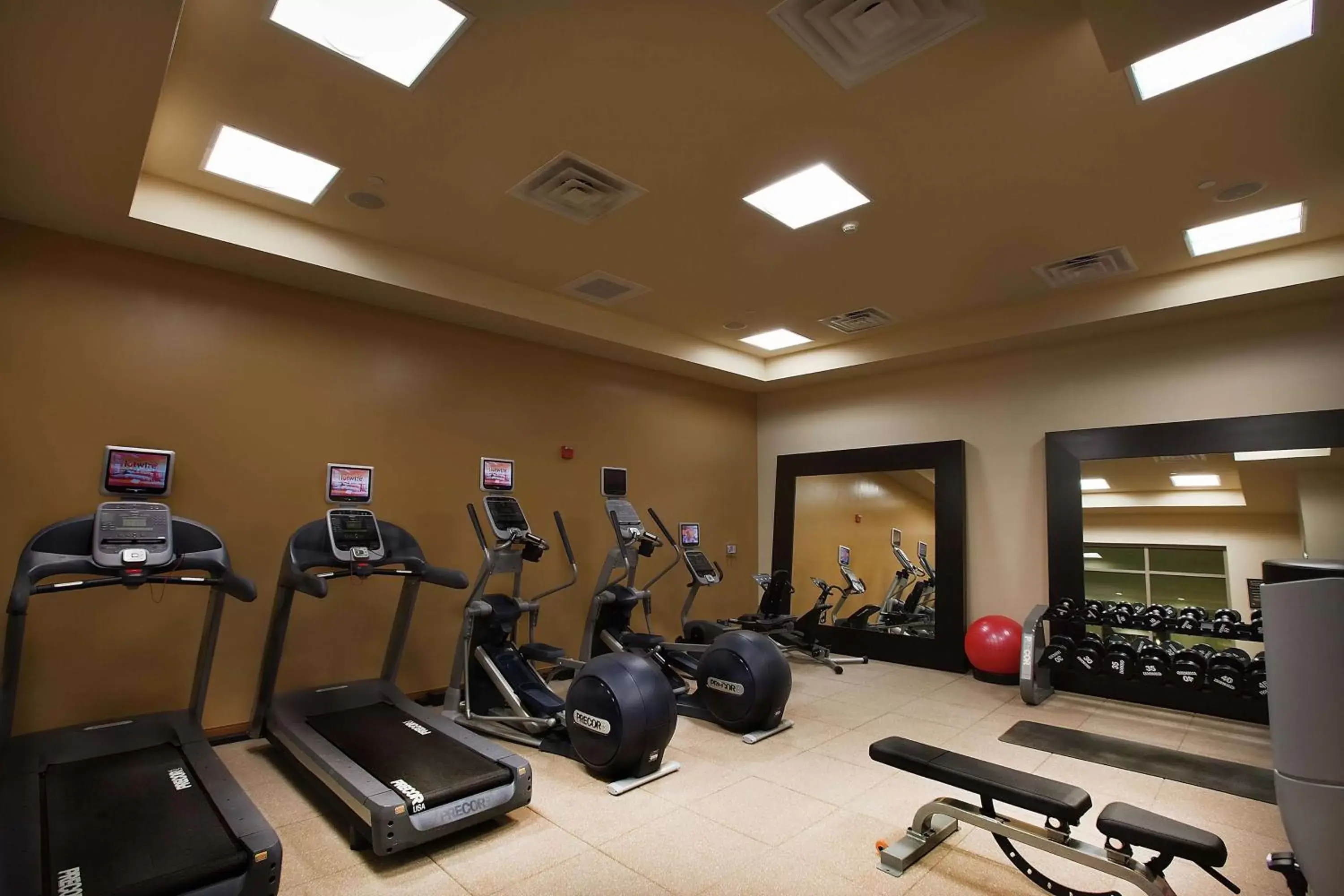 Fitness centre/facilities, Fitness Center/Facilities in Embassy Suites Palmdale