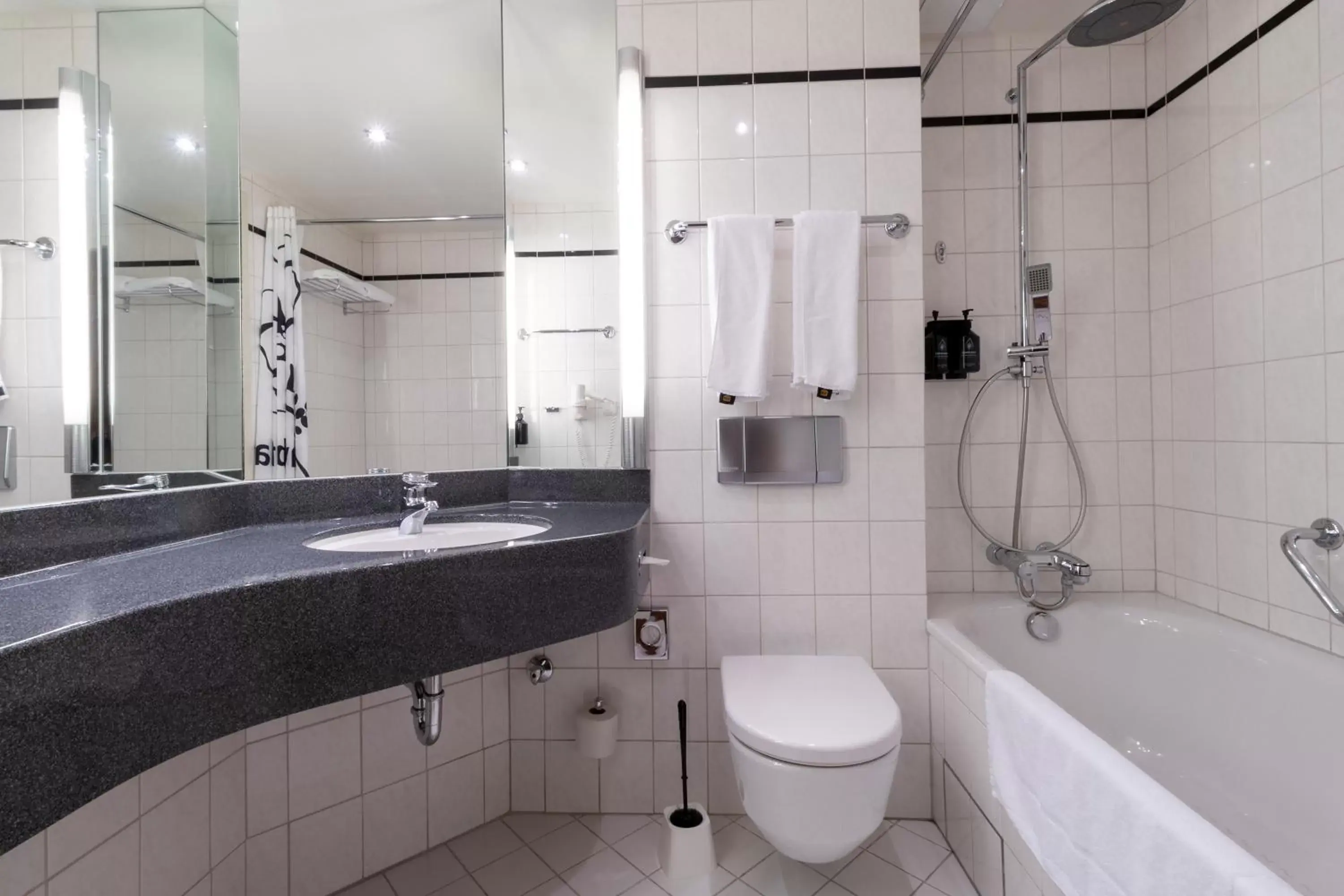 Toilet, Bathroom in Mercure Hotel Gera City