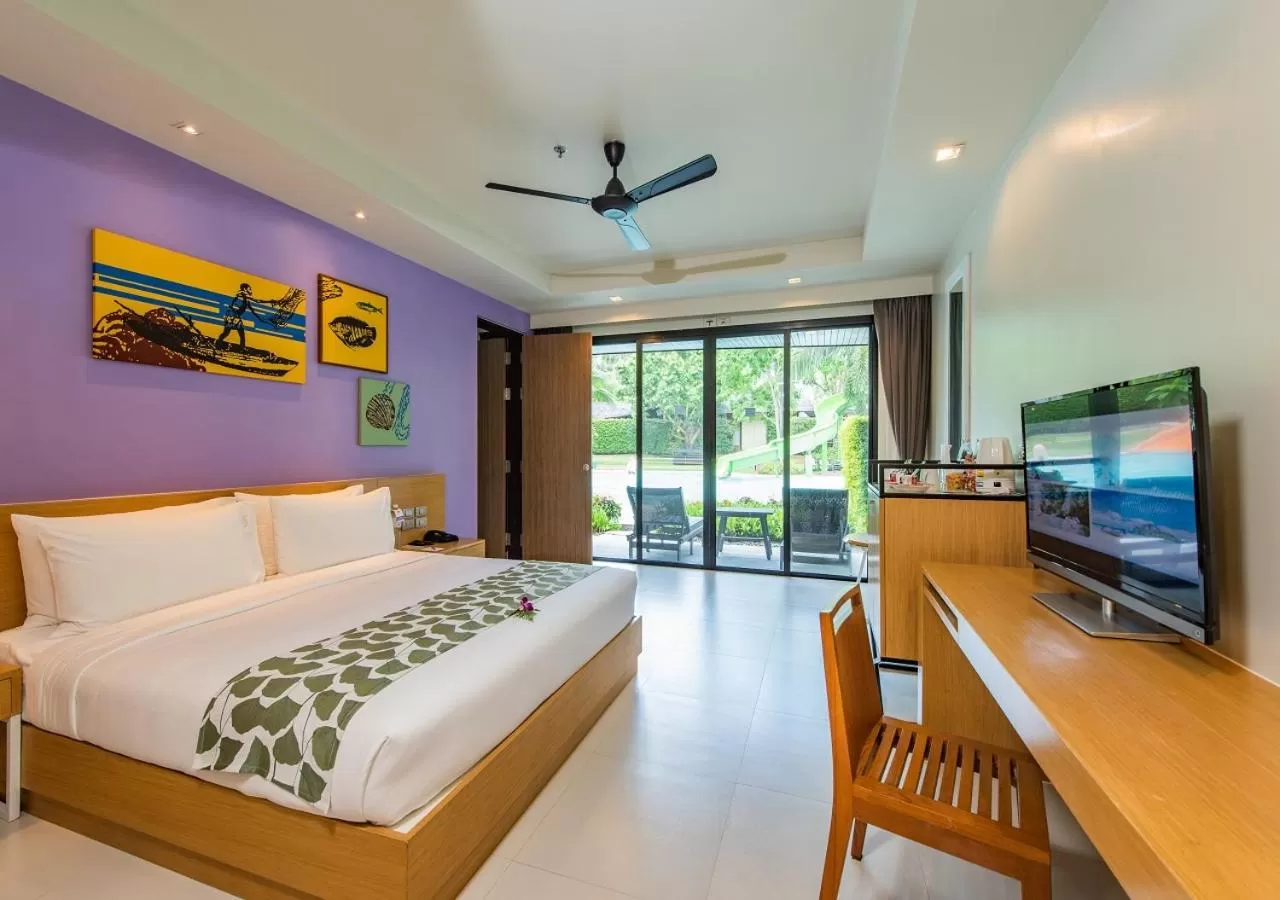 Photo of the whole room, Bed in Holiday Ao Nang Beach Resort, Krabi