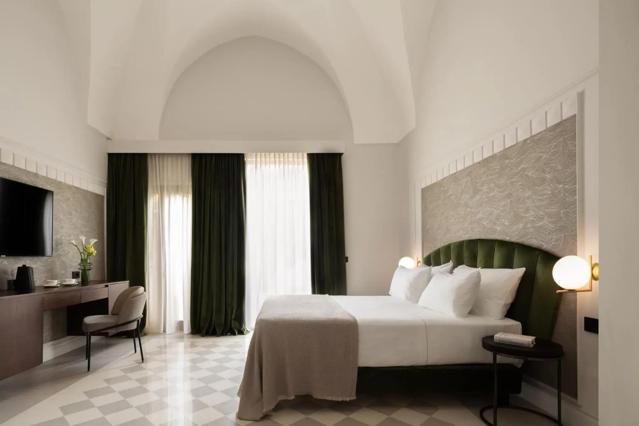 Photo of the whole room, Bed in Patria Palace Lecce