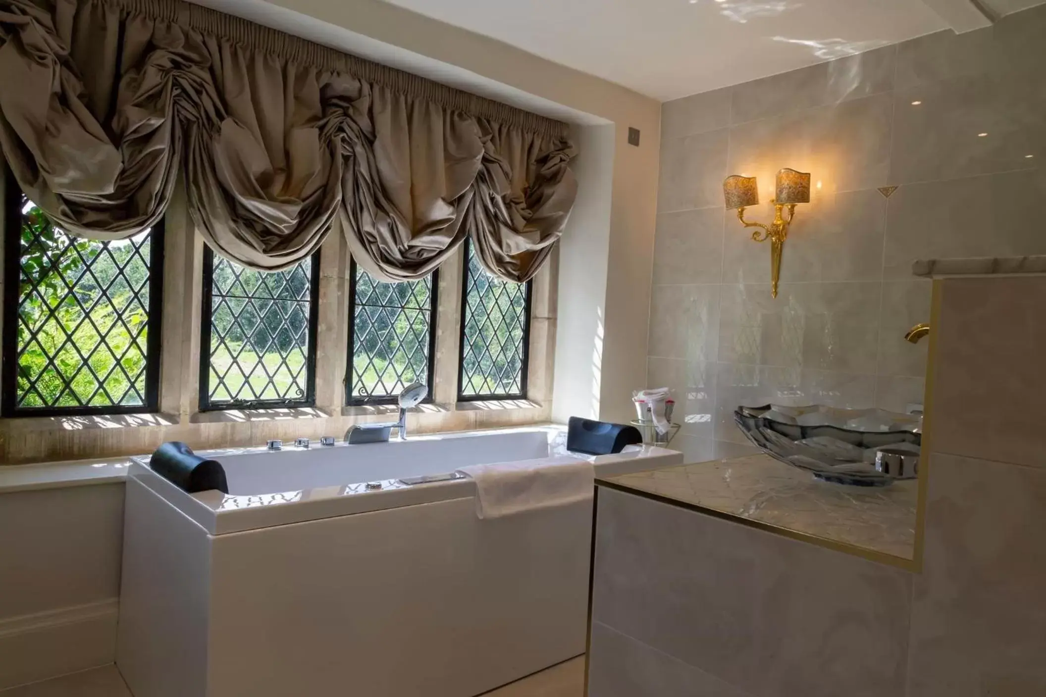 Bathroom, Kitchen/Kitchenette in The Manor Country House Hotel