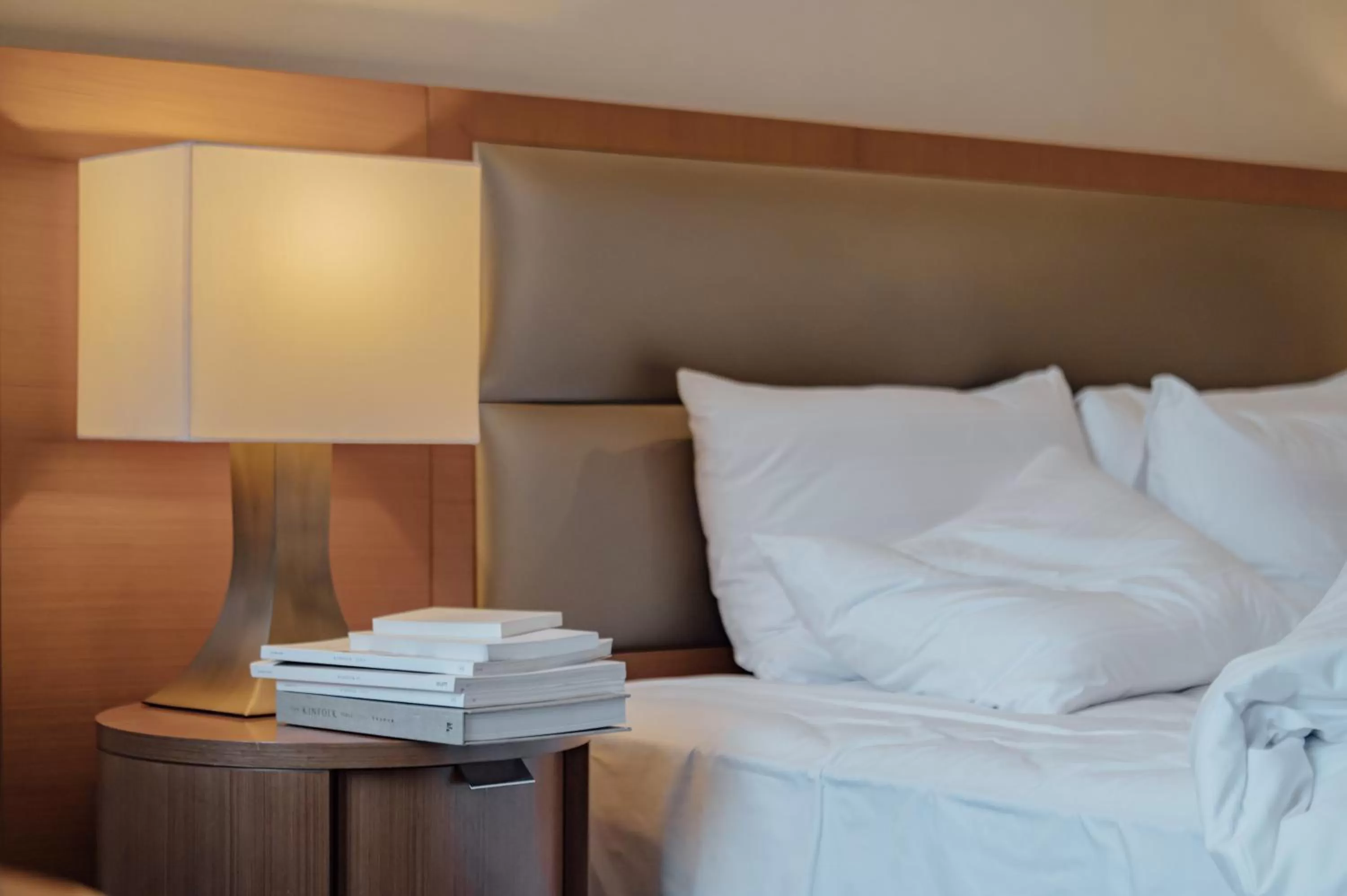 Bedroom, Bed in LOTTE CITY HOTEL Mapo