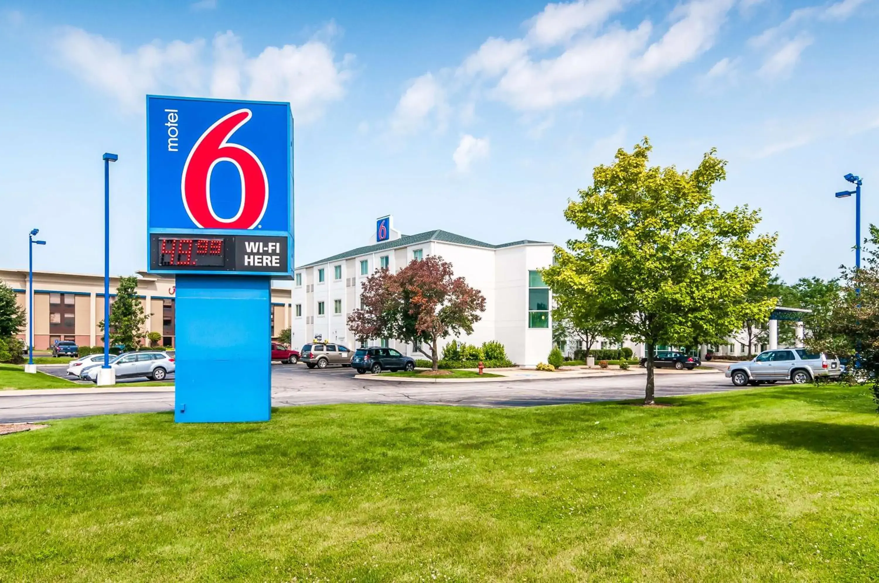 Property Building in Motel 6 Joliet, IL - Chicago - I-55