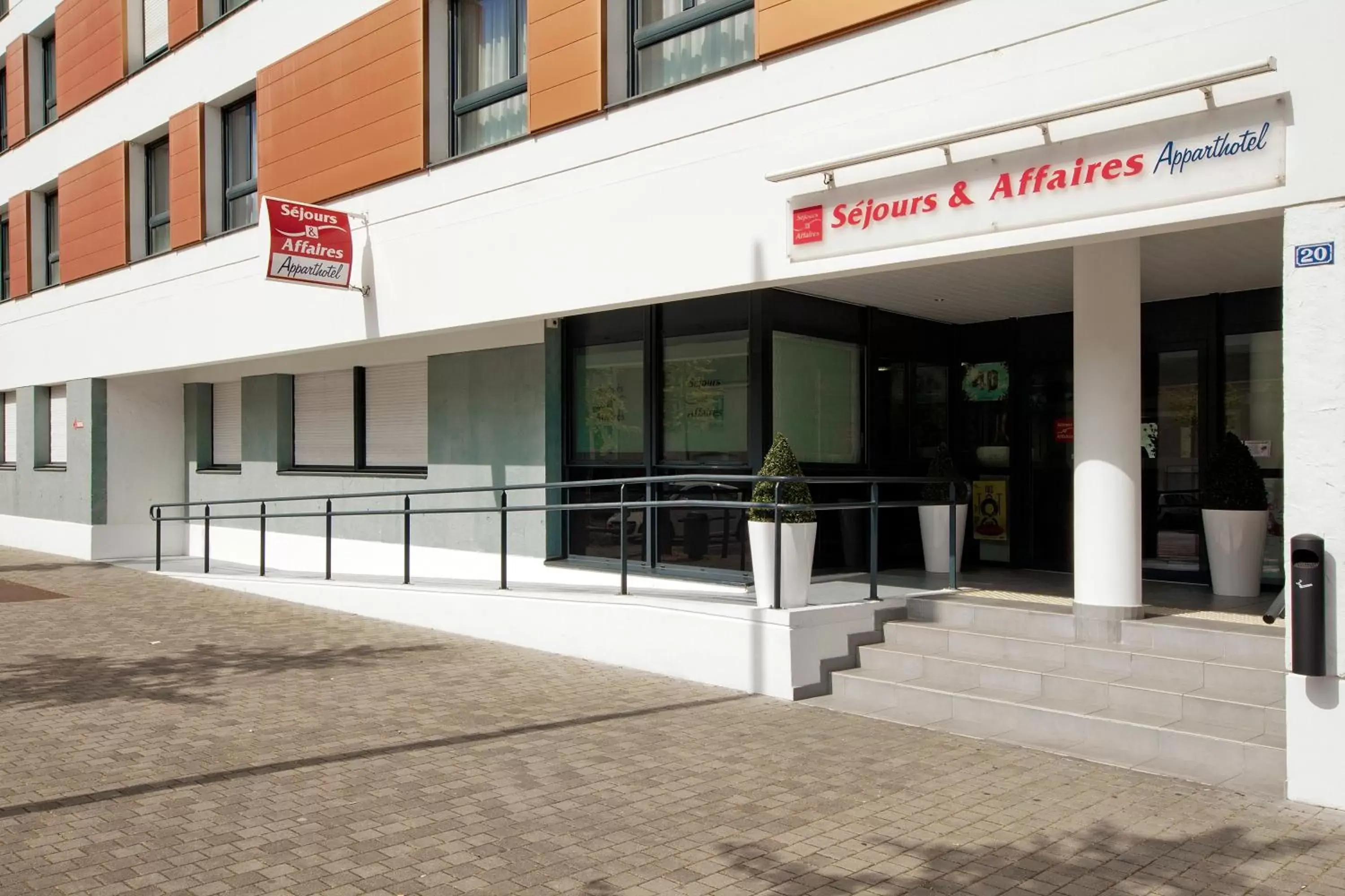 Facade/entrance in Séjours & Affaires Angers Atrium