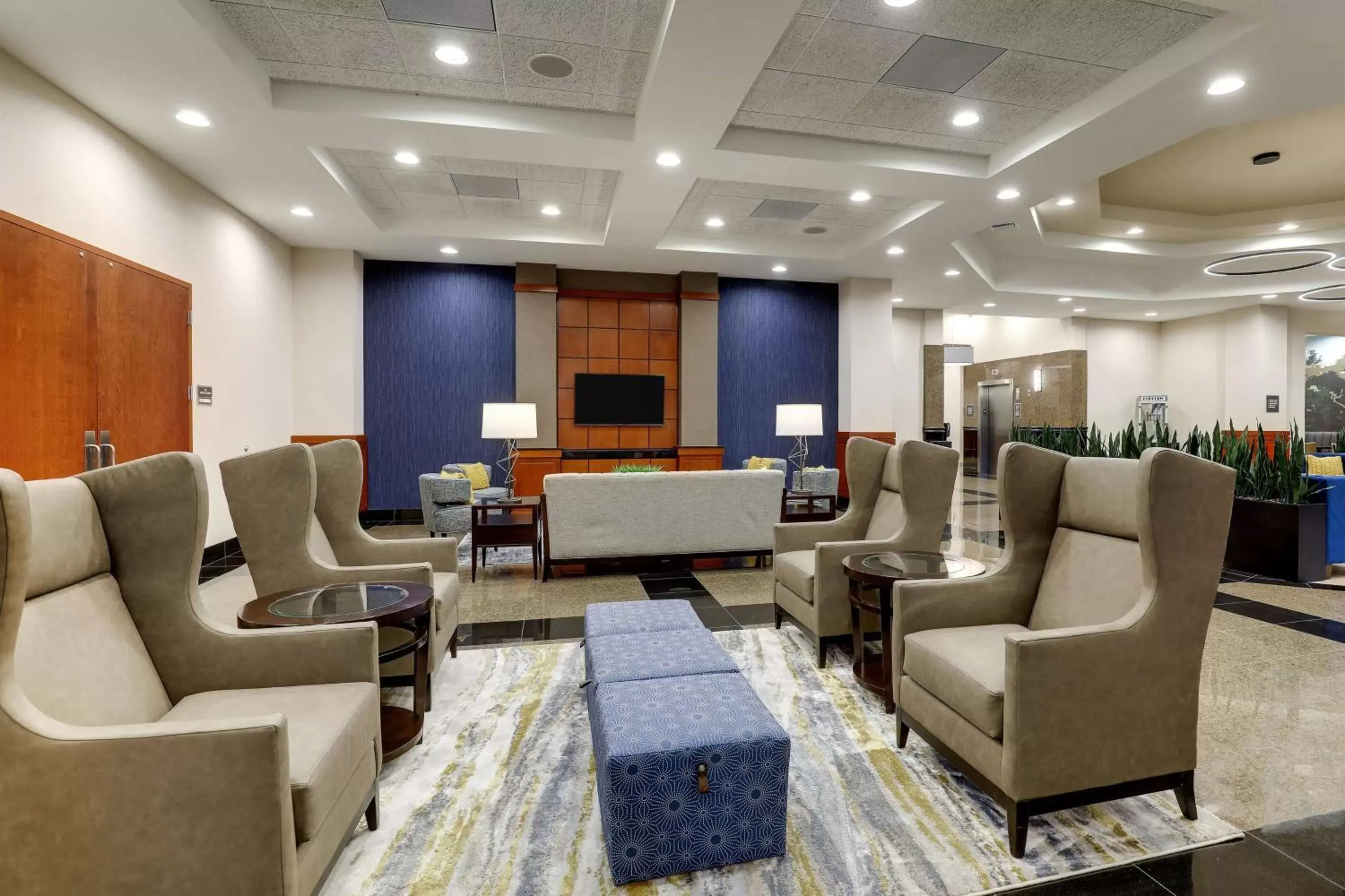 Lobby or reception, Seating Area in Drury Inn & Suites St. Louis Arnold