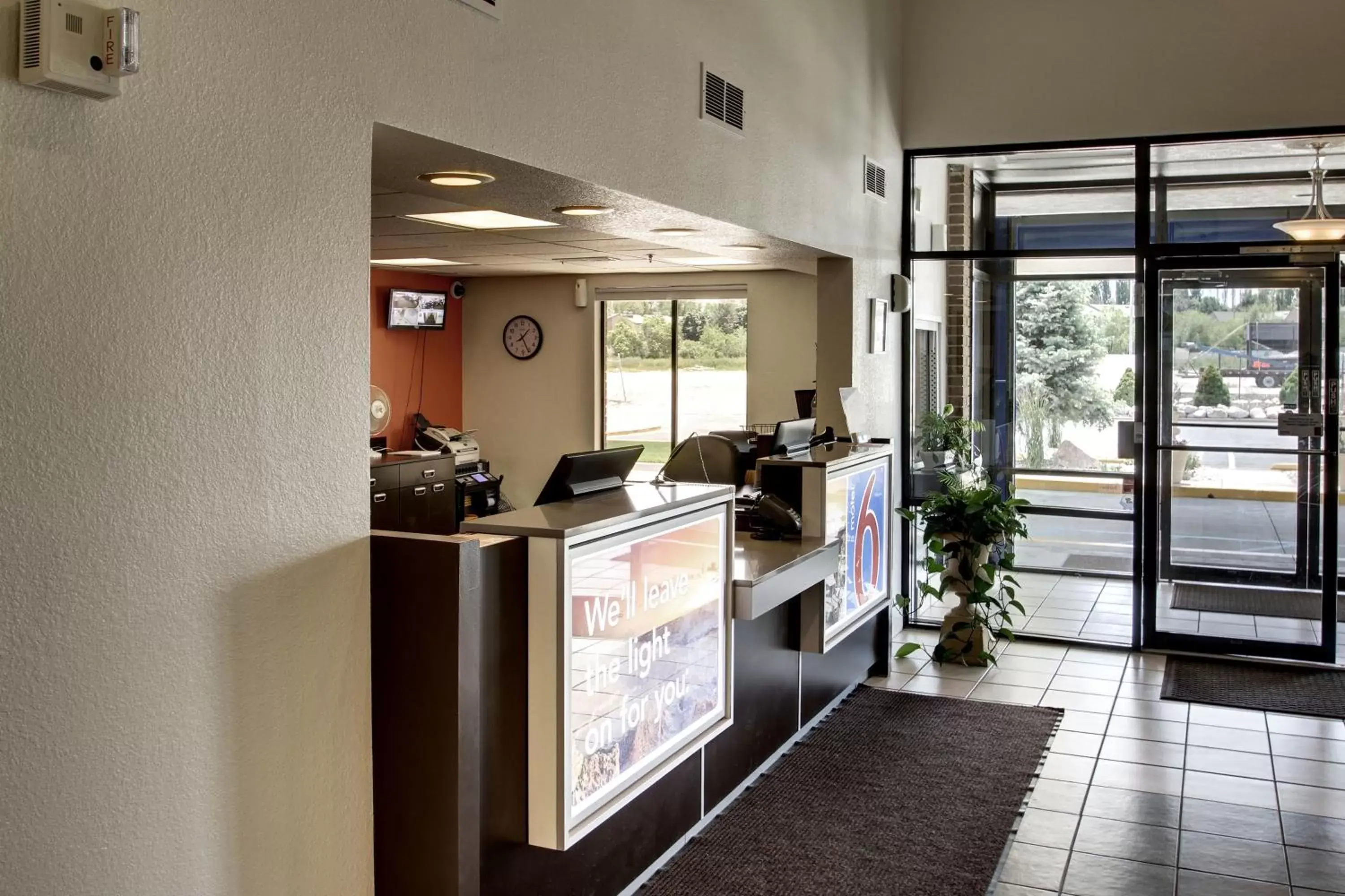 Lobby or reception, Lobby/Reception in Motel 6-Ogden, UT - Riverdale