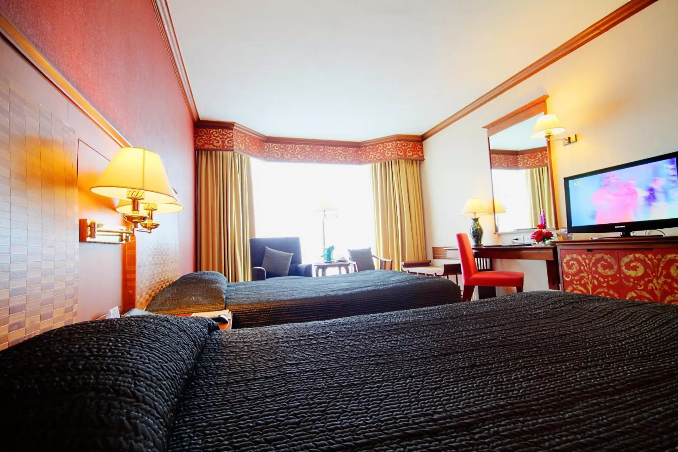 Bed in The Empress Hotel - SHA Extra Plus
