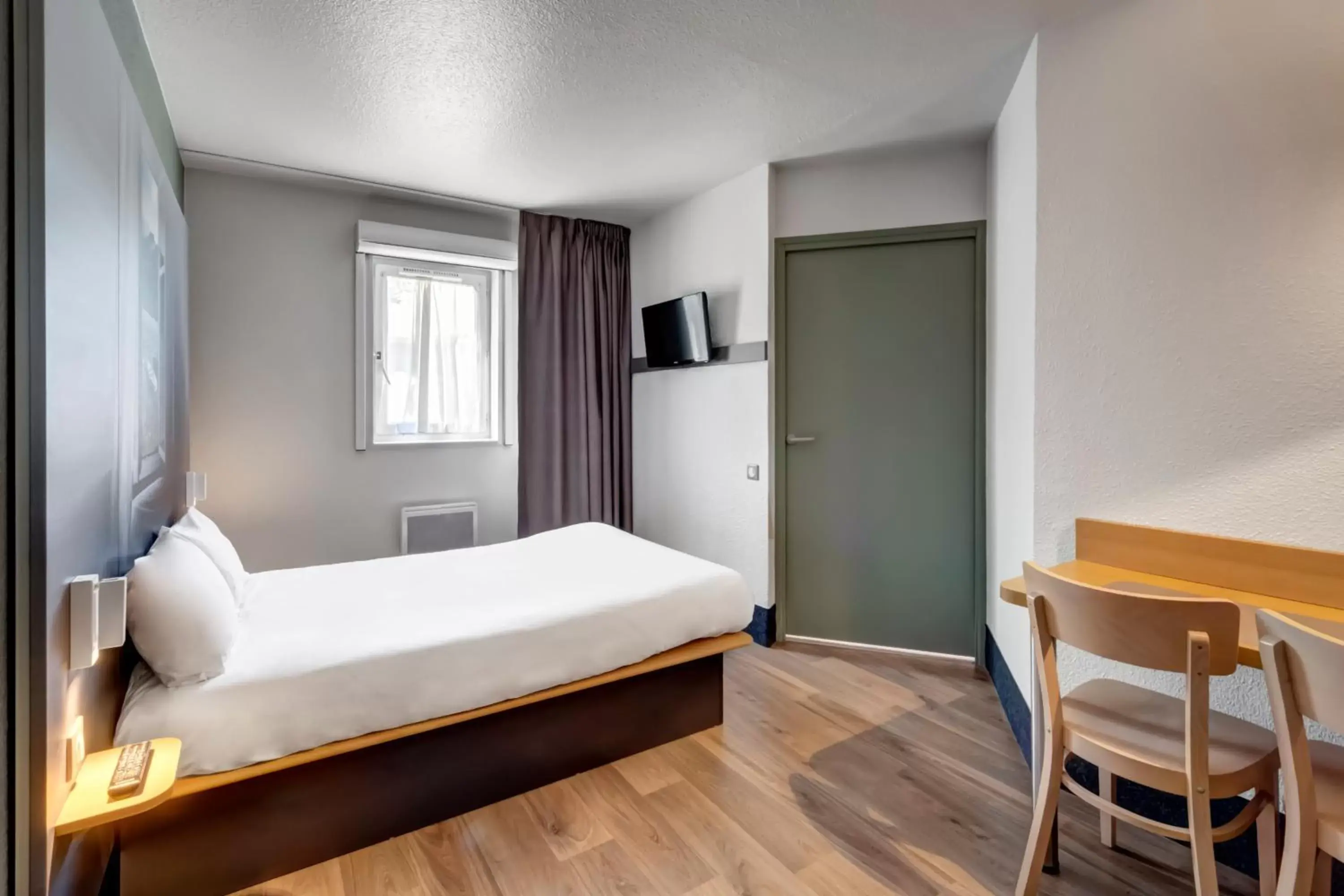 Bedroom, Bed in B&B HOTEL Alencon Nord