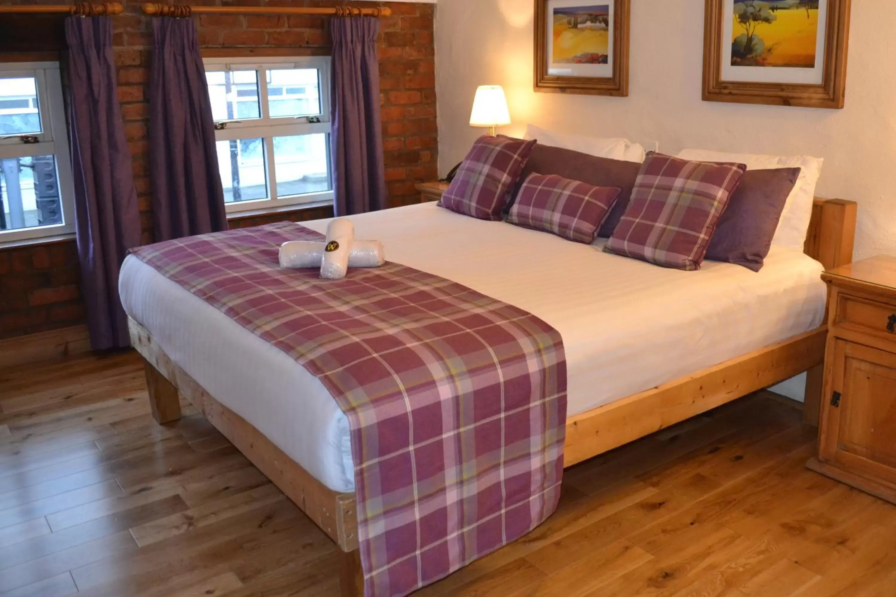 Deluxe Double Room - single occupancy in Walsh's Hotel and Apartments Deluxe Double Room - single occupancy in Walsh's Hotel and Apartments