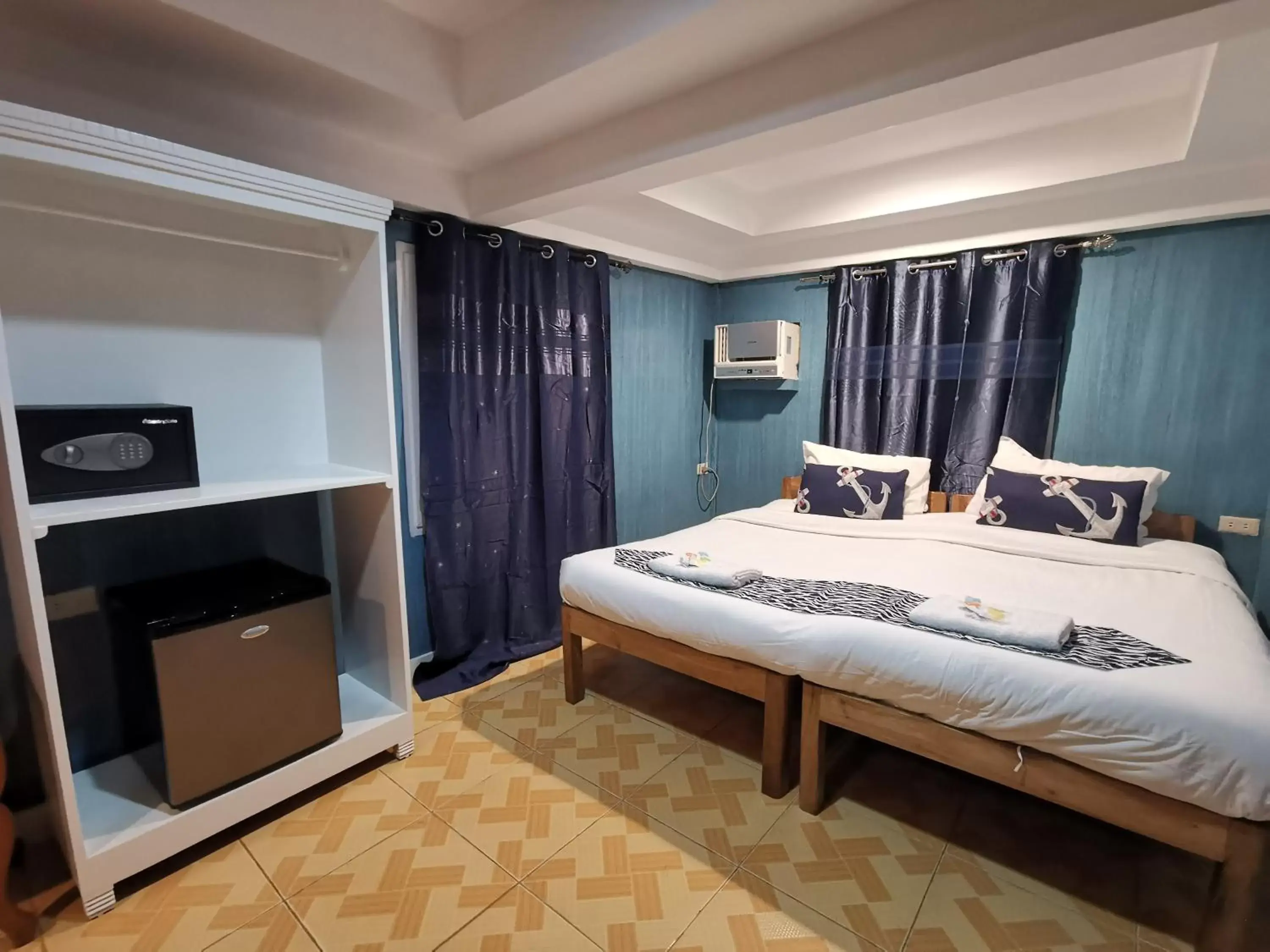 Double or Twin Room in Pescadores Suites Moalboal Double or Twin Room in Pescadores Suites Moalboal