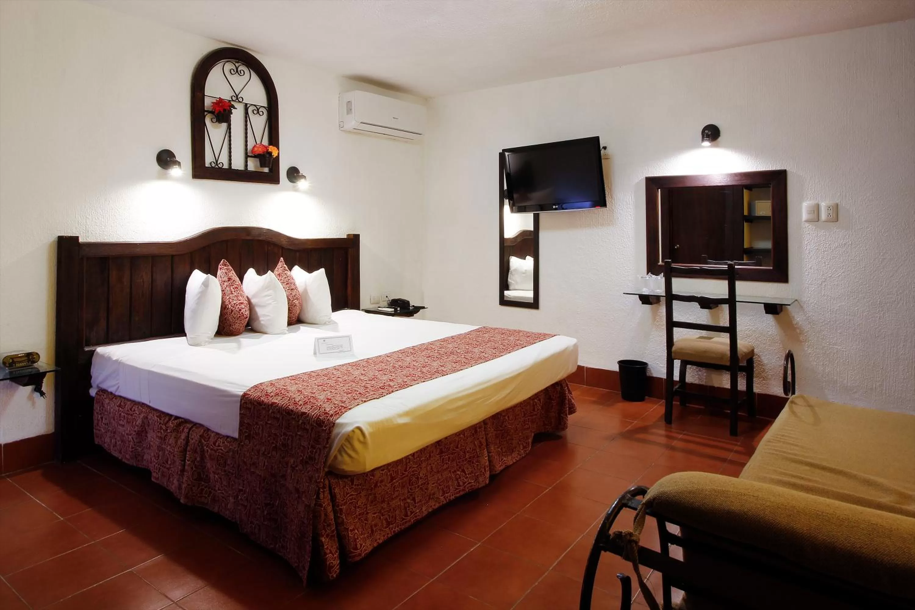 TV and multimedia, Bed in Hotel Maya Yucatan