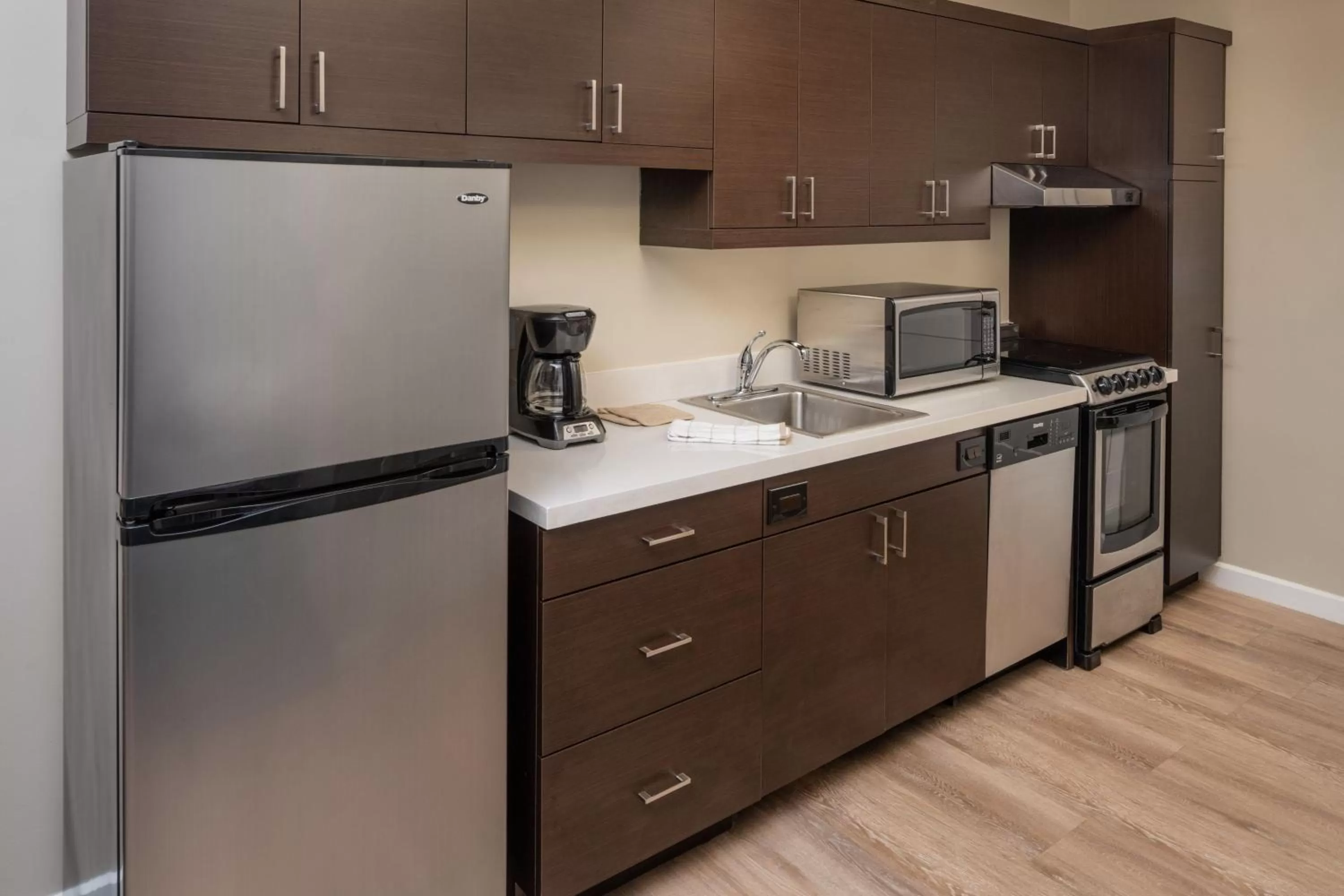 Kitchen or kitchenette in TownePlace Suites Miami Kendall West