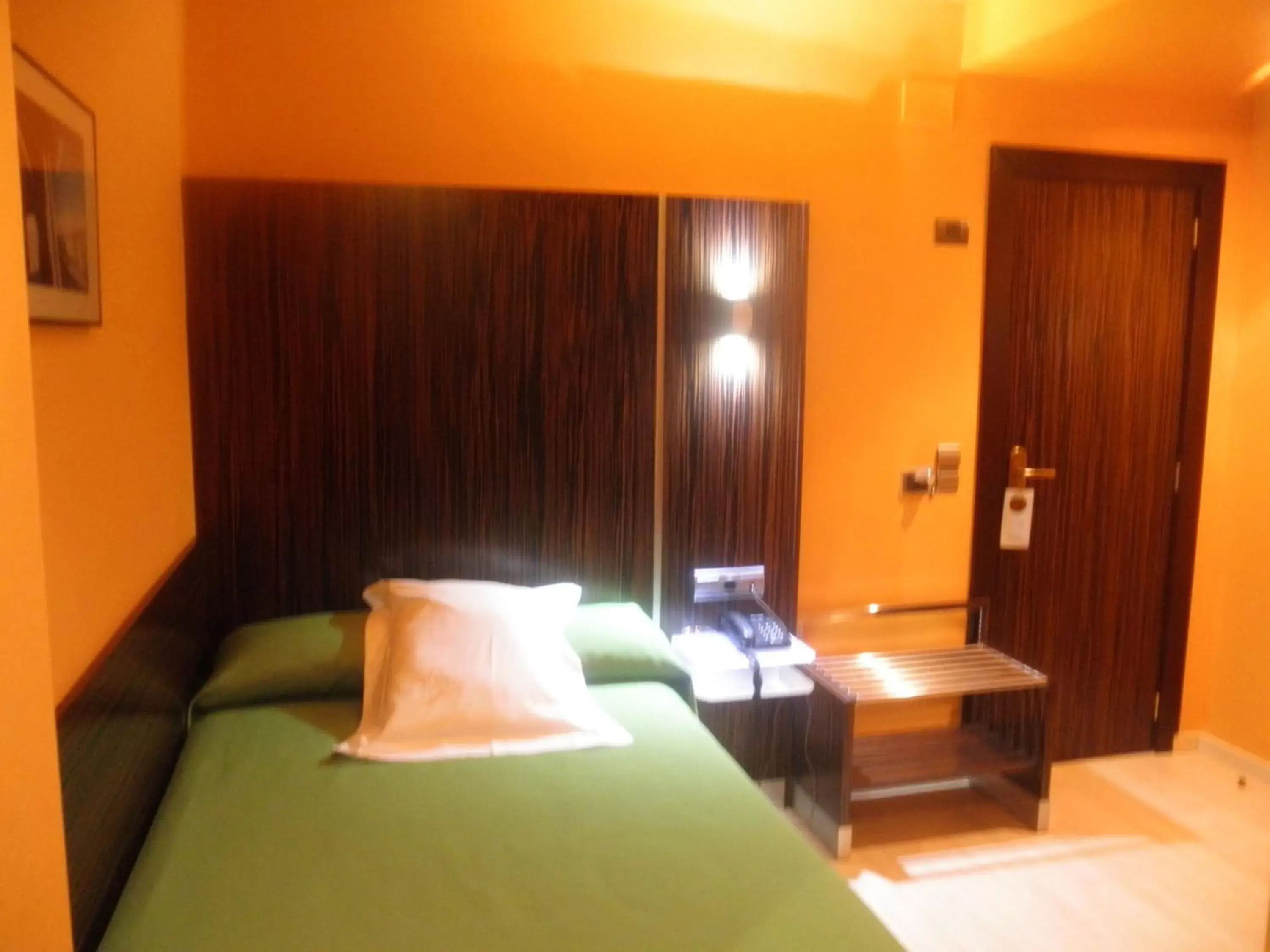 Photo of the whole room, Bed in Hotel Gran Via