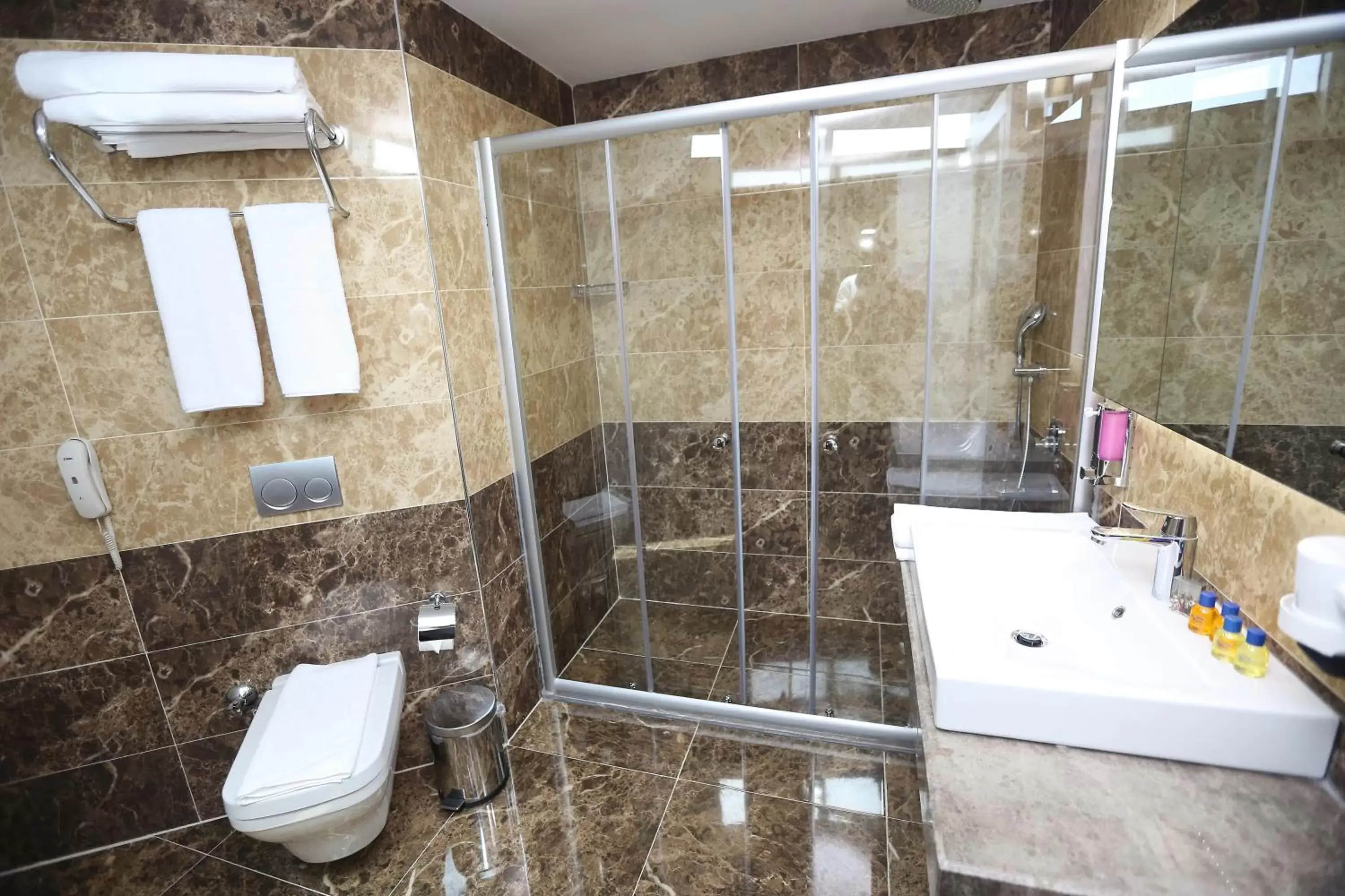Bathroom in Elips Royal Hotel & SPA