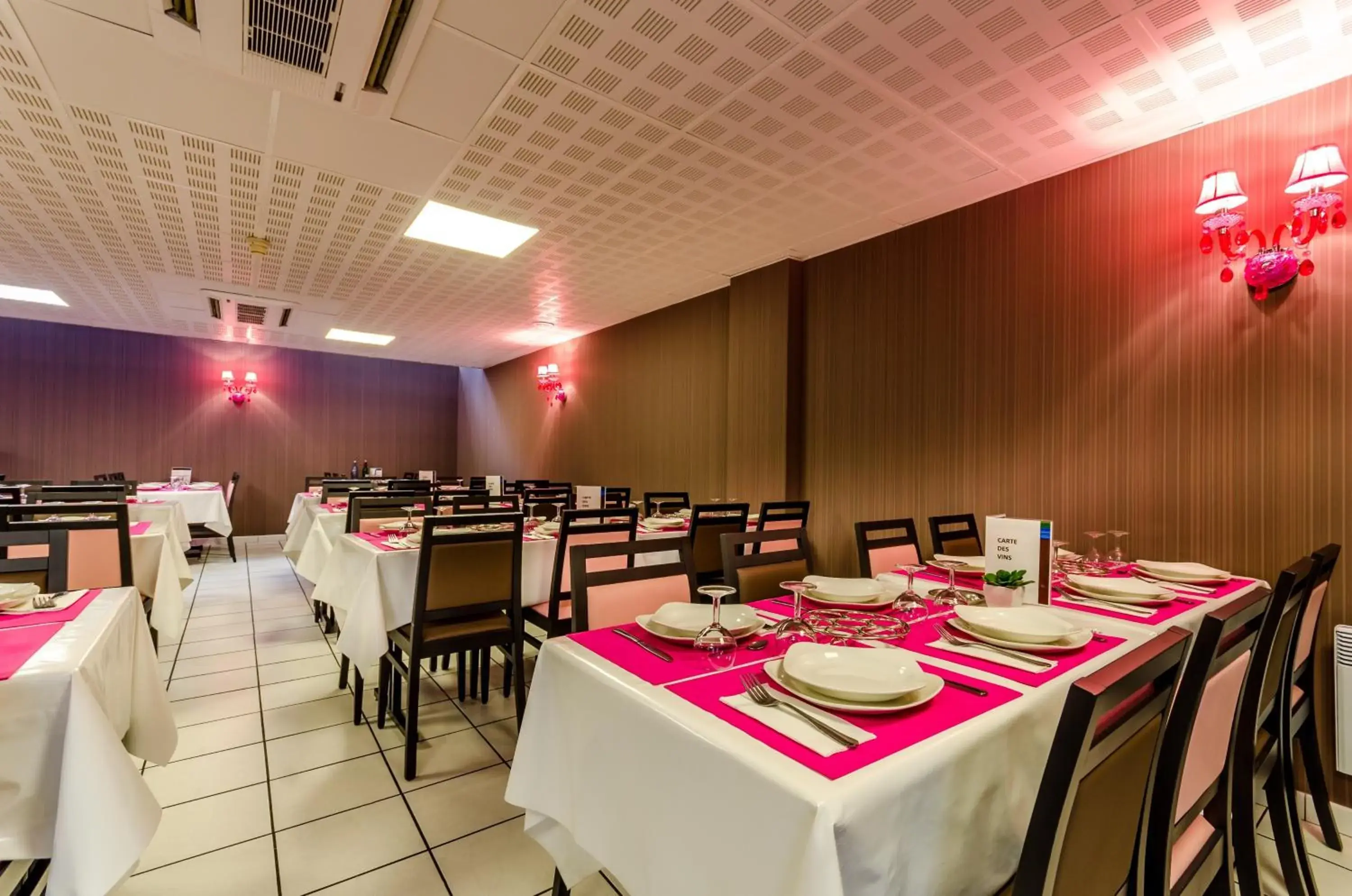 Restaurant/Places to Eat in Hôtel Croix des Bretons - Lourdes Pyrénées
