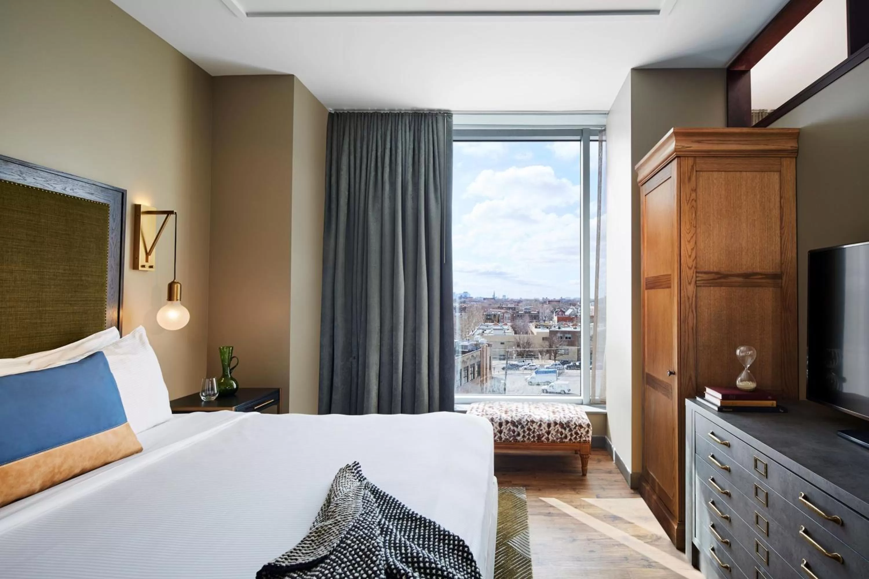 Bedroom, Bed in Hotel Zachary, Chicago, a Tribute Portfolio Hotel