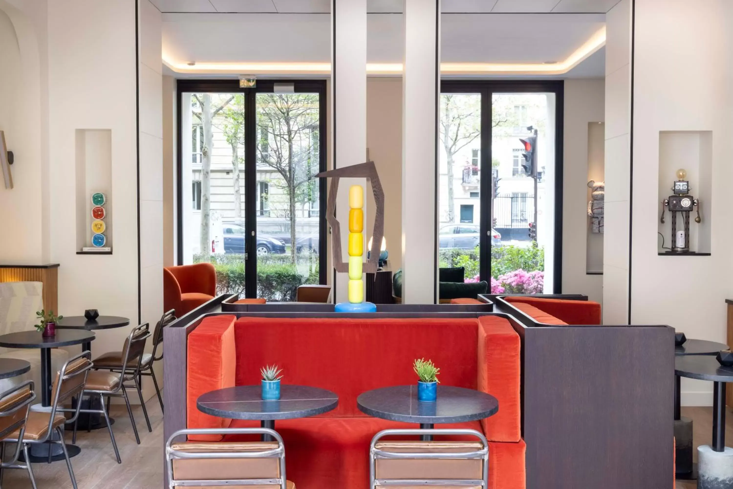 Lounge or bar, Restaurant/Places to Eat in Hotel Le 37 Bis
