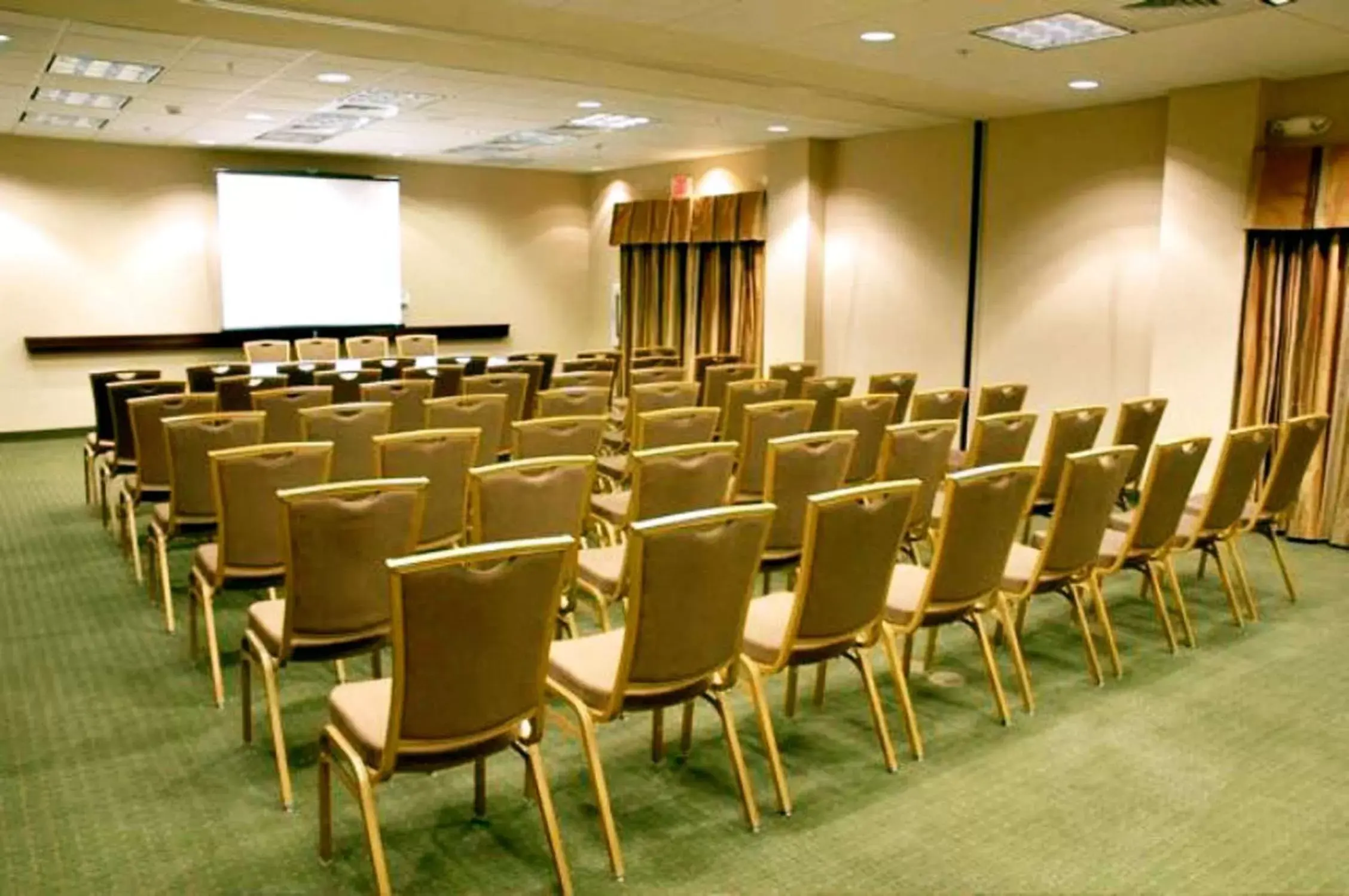 Meeting/conference room in Hampton Inn Calera