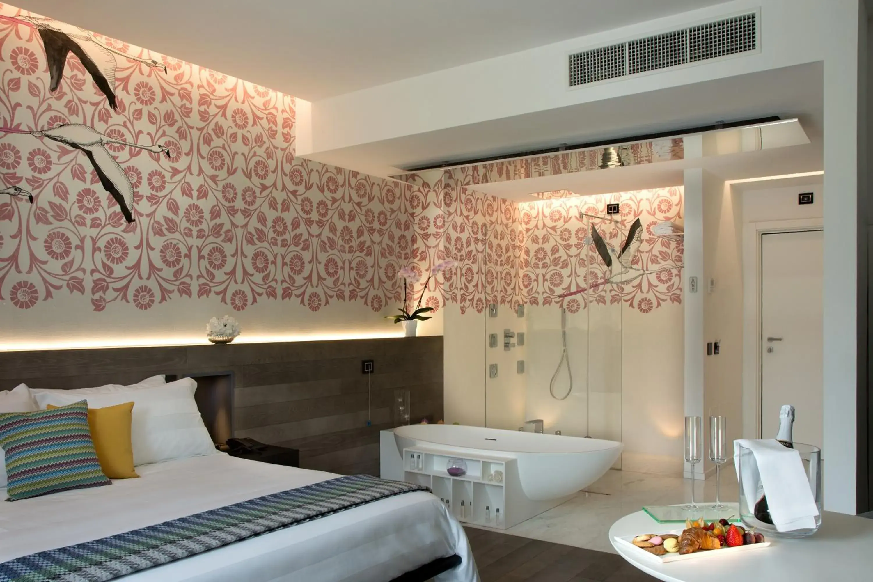 Shower, Bed in Il San Cristoforo Shower, Bed in Il San Cristoforo