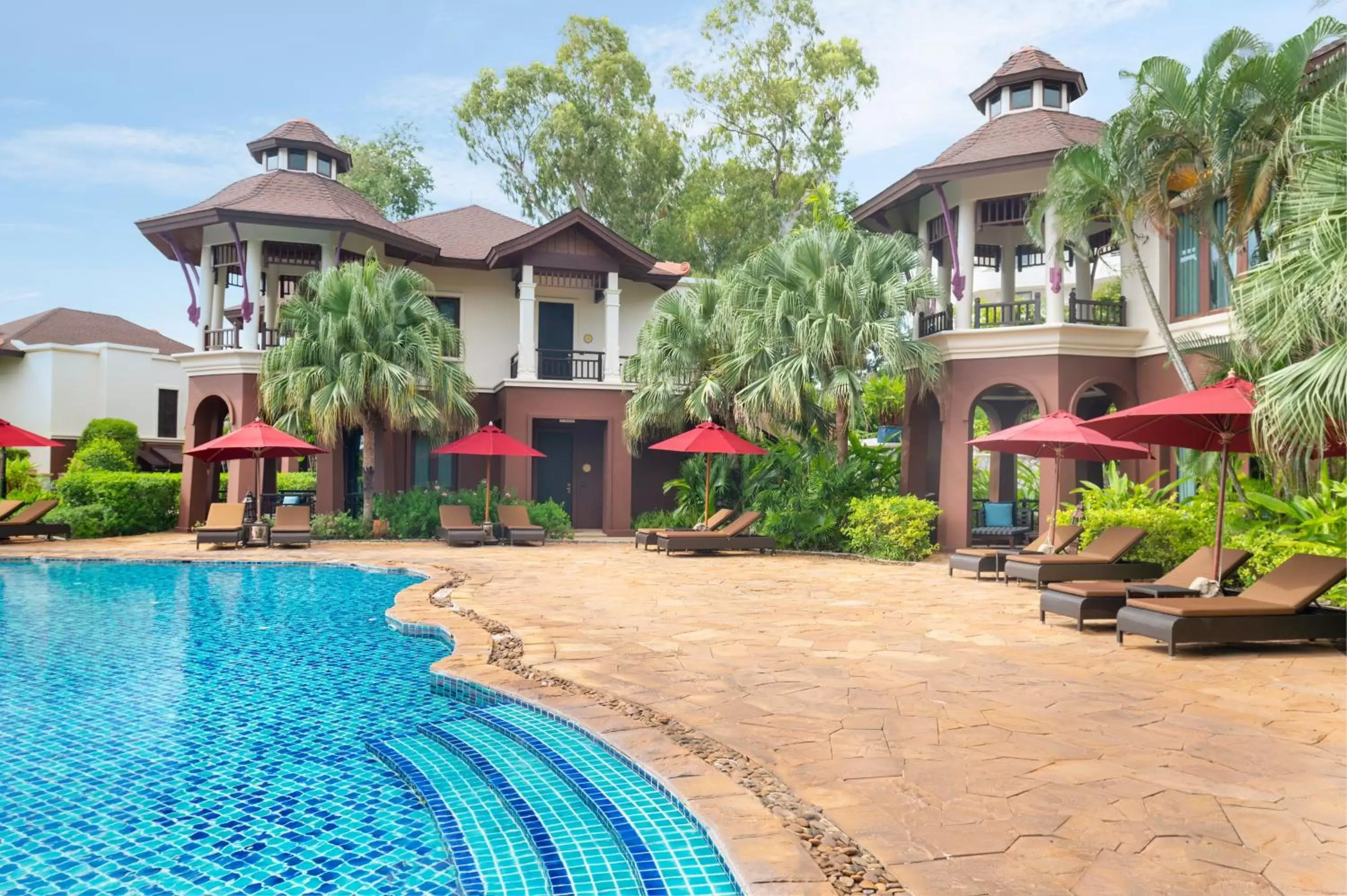 Photo of the whole room, Swimming Pool in InterContinental Pattaya Resort, an IHG Hotel