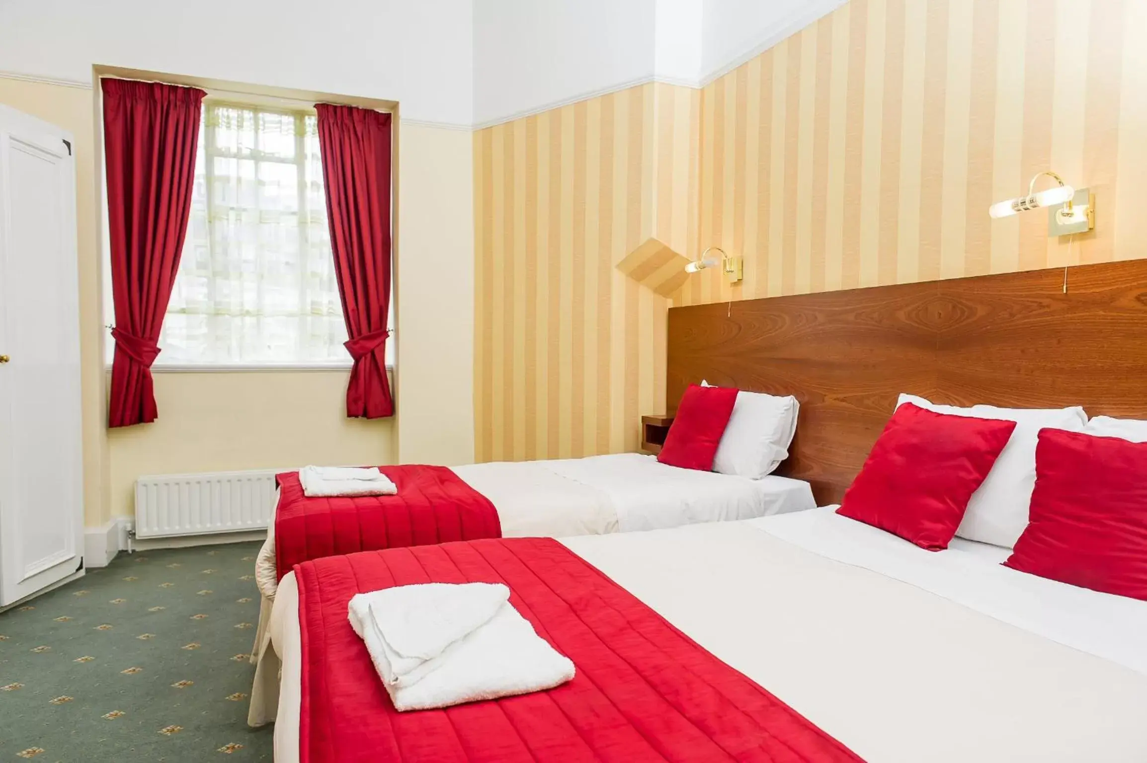 Bed in Avonmore Hotel