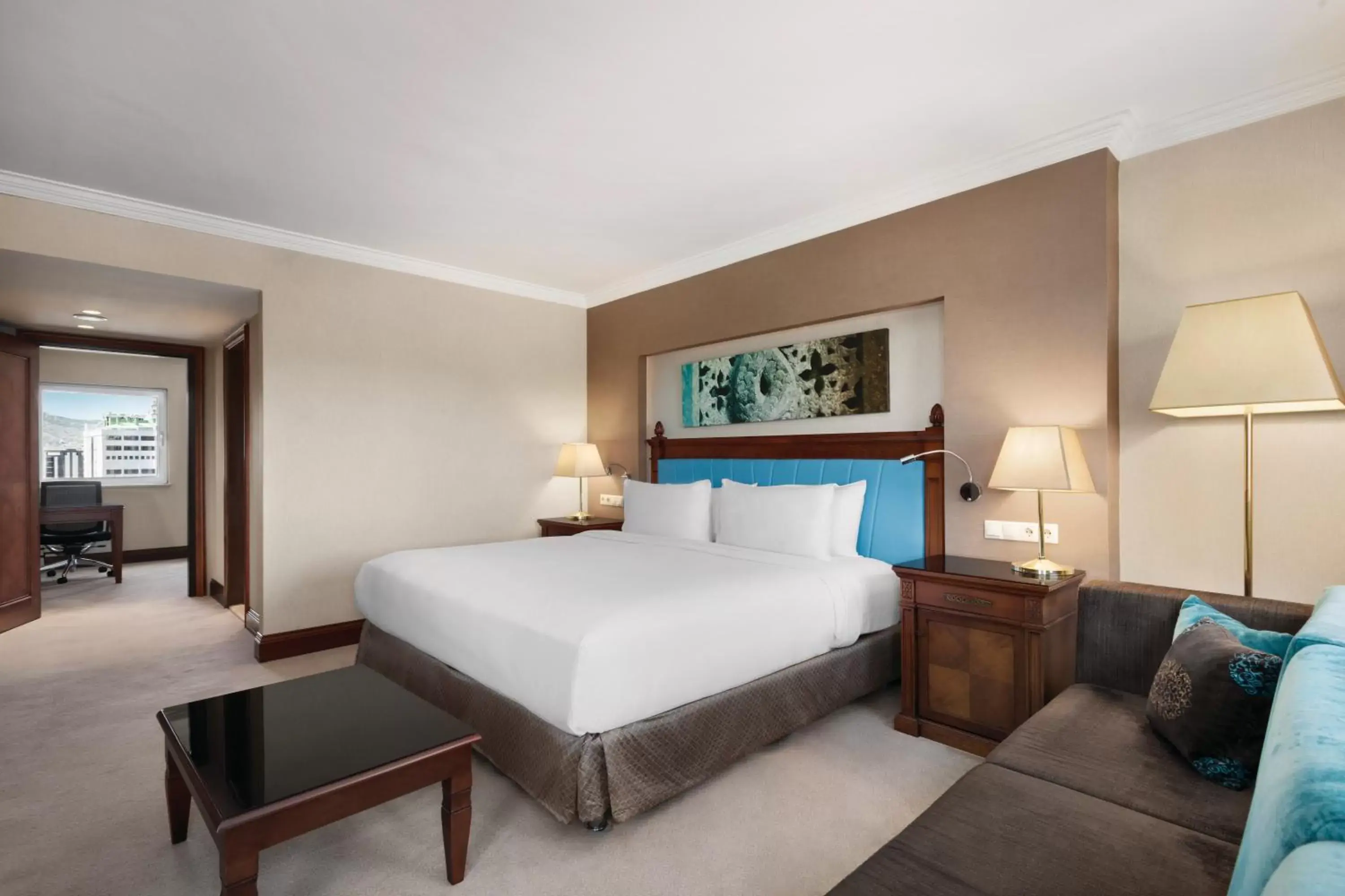 Bedroom, Bed in Wyndham Grand Kayseri