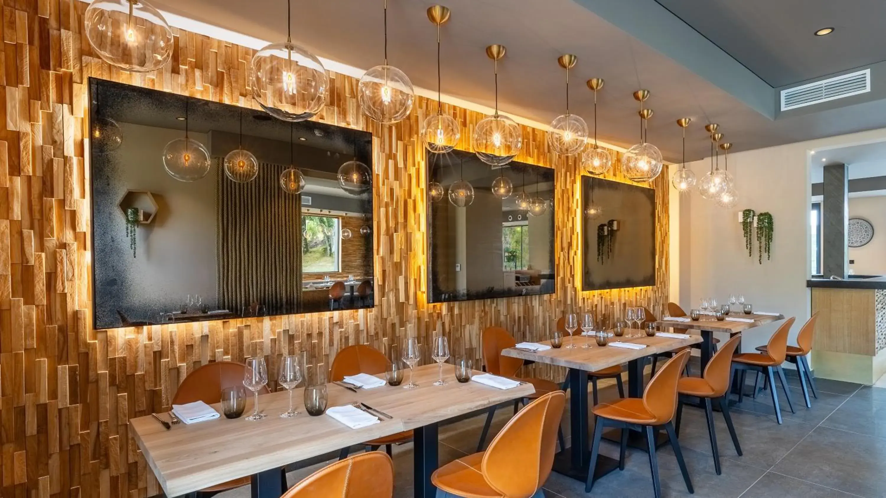 Restaurant/Places to Eat in Domaine de Dolomieu Hotel & Spa - BW Premier Collection