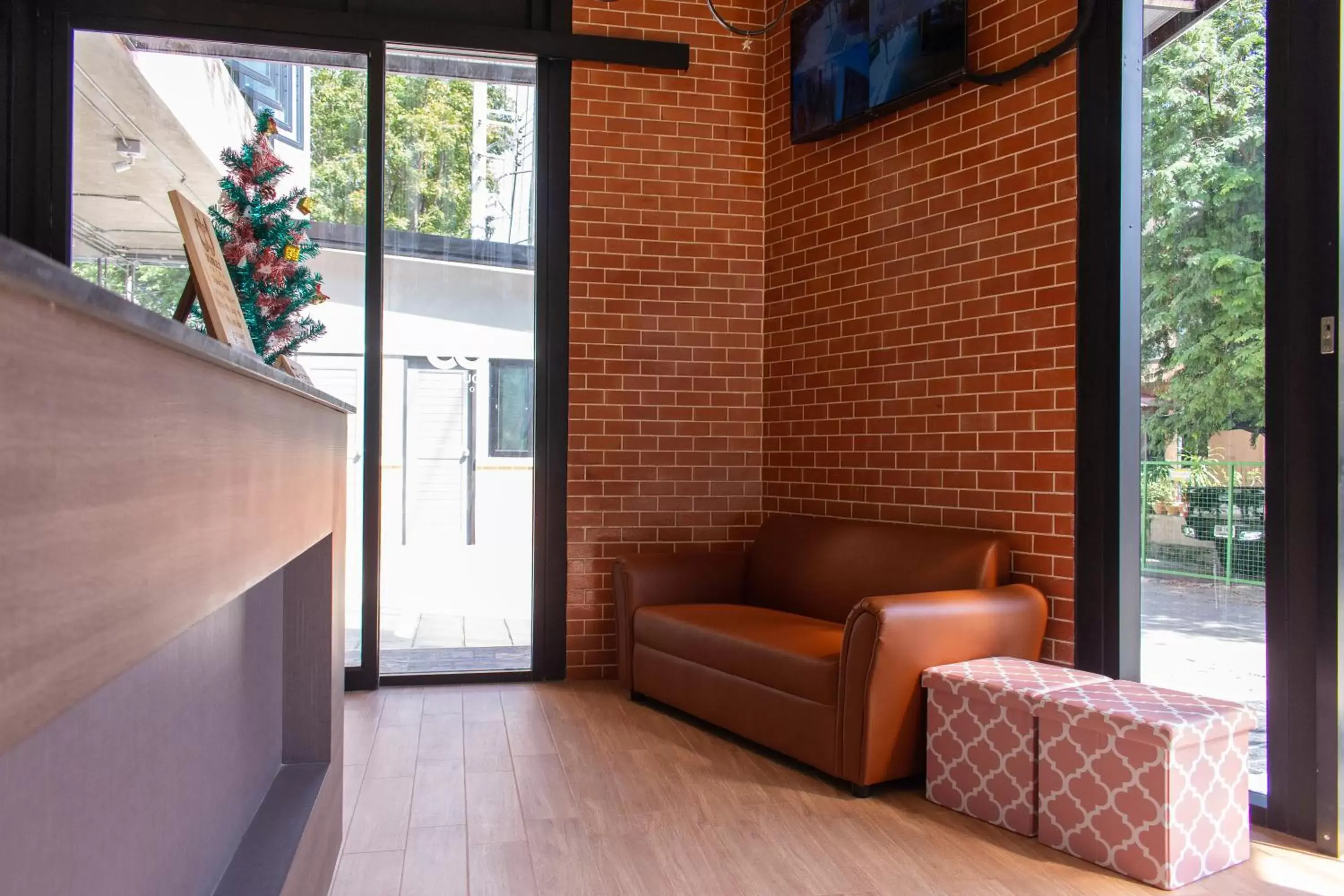 Lobby or reception in โรงแรมดับเบิ้ลดี ปากเกร็ด Double D hotel Lobby or reception in โรงแรมดับเบิ้ลดี ปากเกร็ด Double D hotel