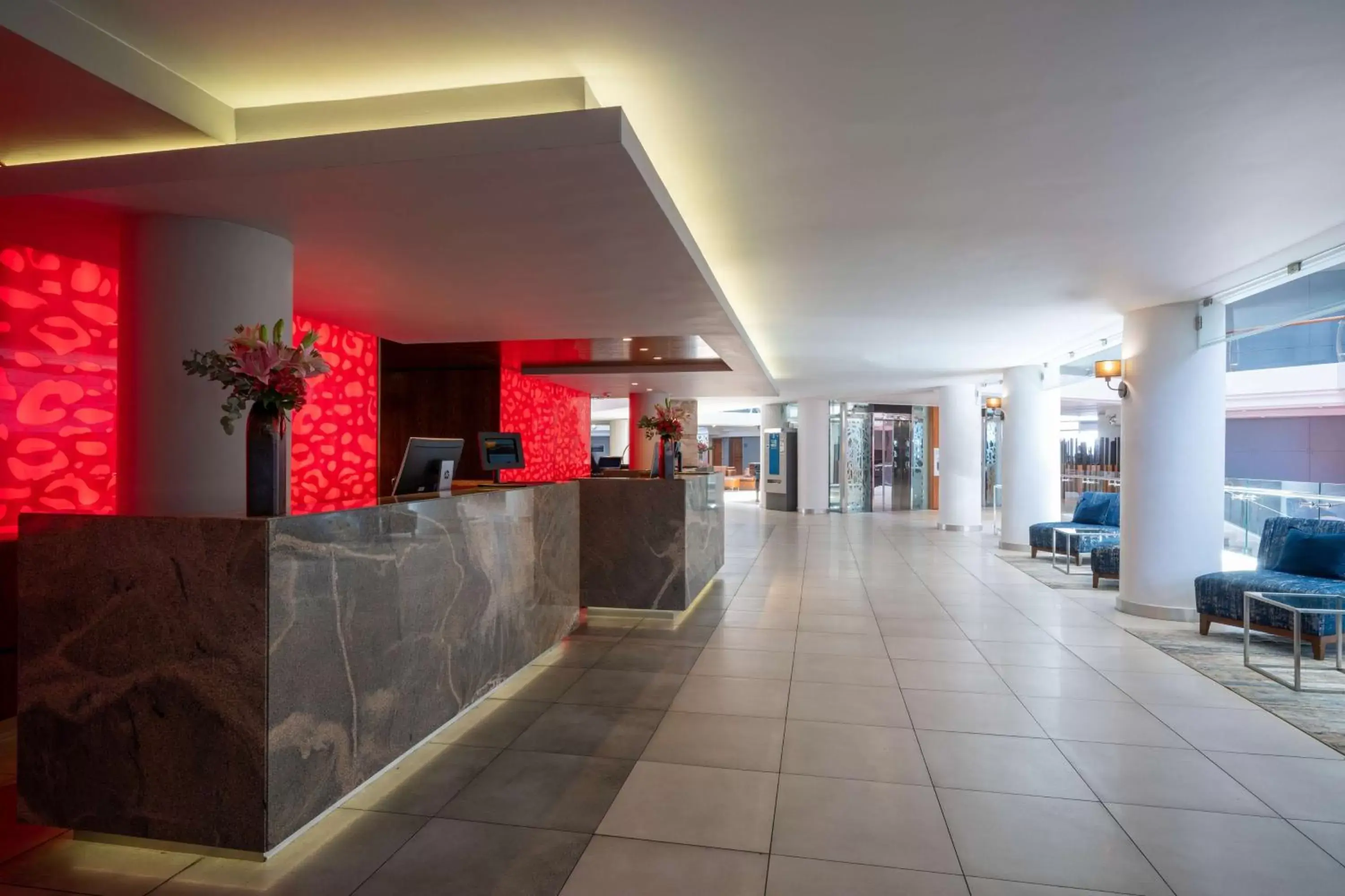 Lobby or reception in Radisson Blu Hotel Waterfront, Cape Town