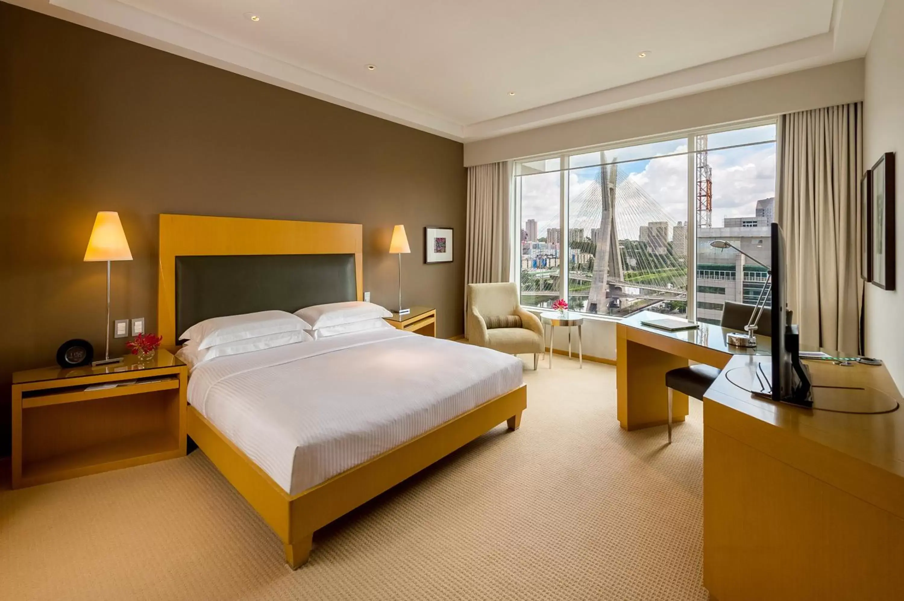 Bed in Grand Hyatt São Paulo