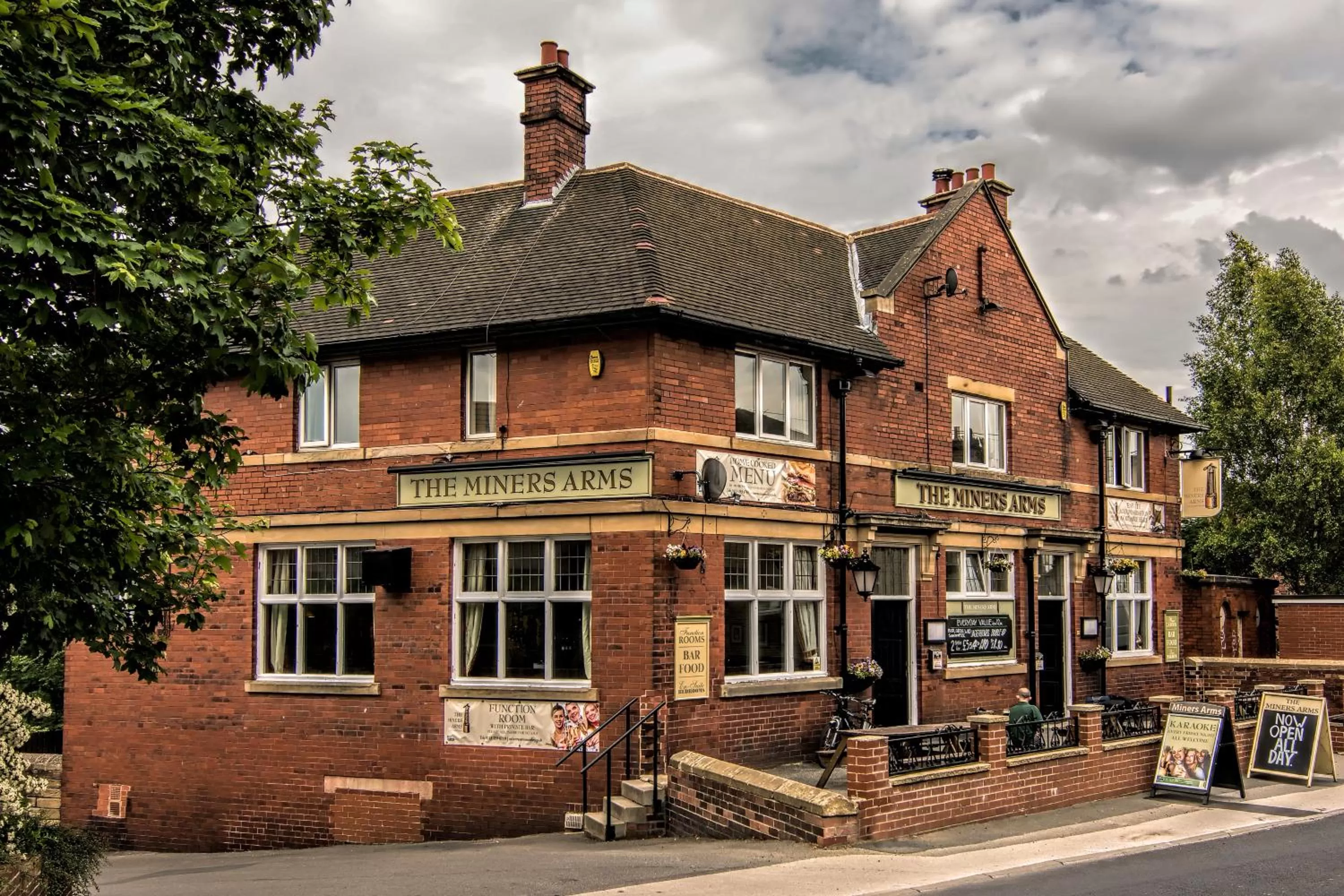 Facade/entrance in The Miners Arms