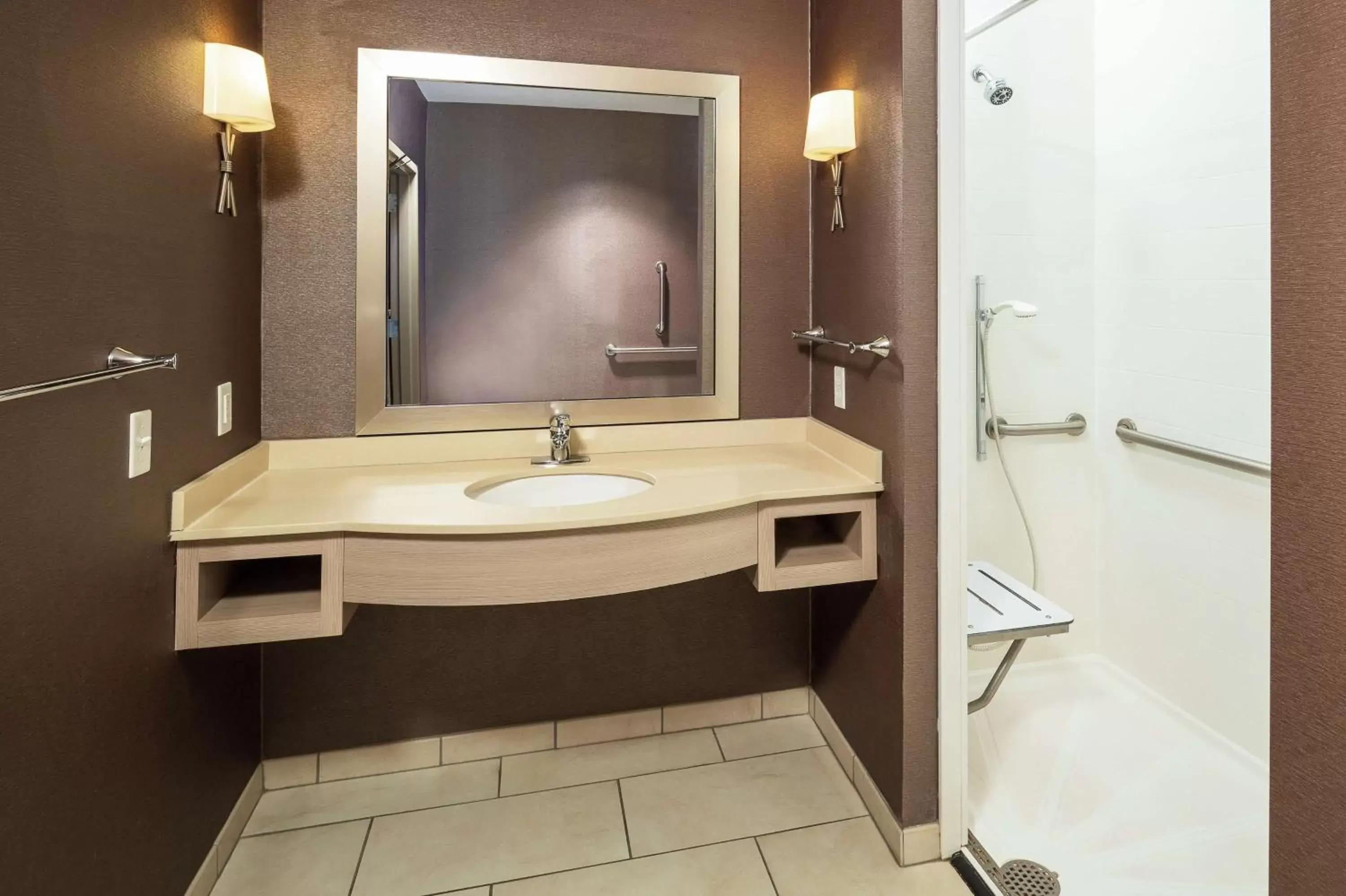 Bathroom in Hilton Garden Inn Sioux Falls Downtown