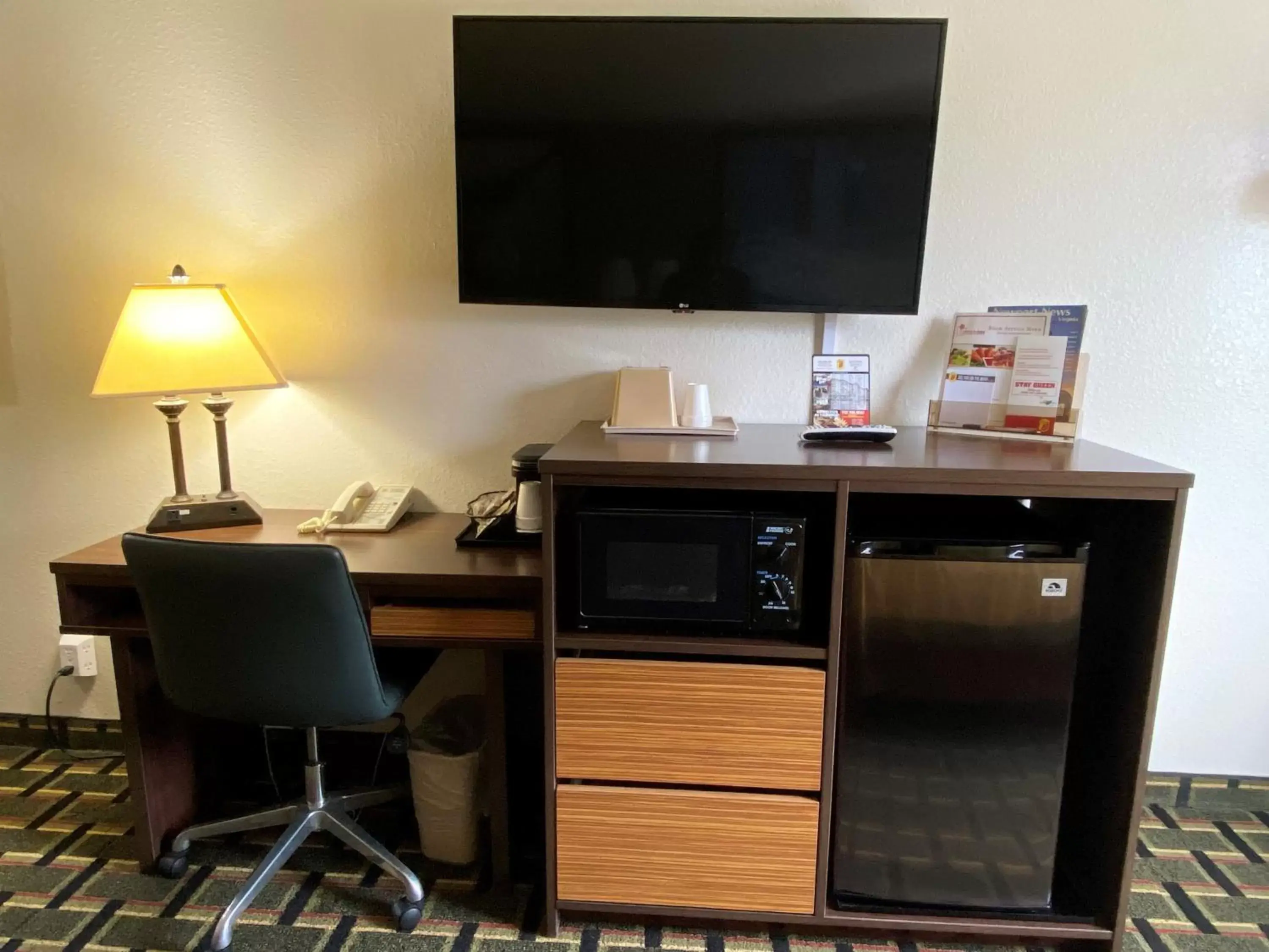 TV/Entertainment Center in Super 8 by Wyndham Newport News/Jefferson Ave.