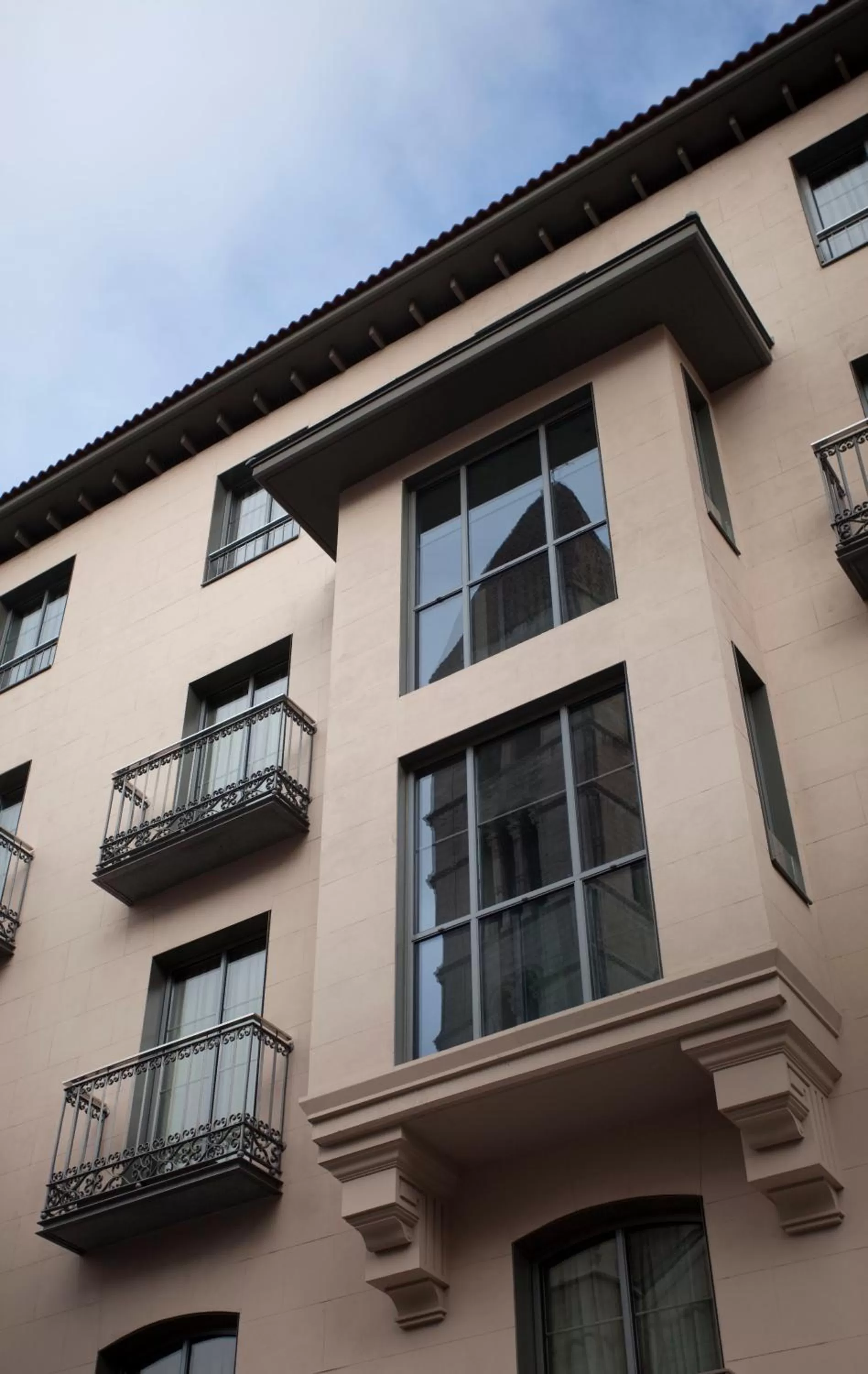 Facade/entrance in Nexus Valladolid Suites & Hotel