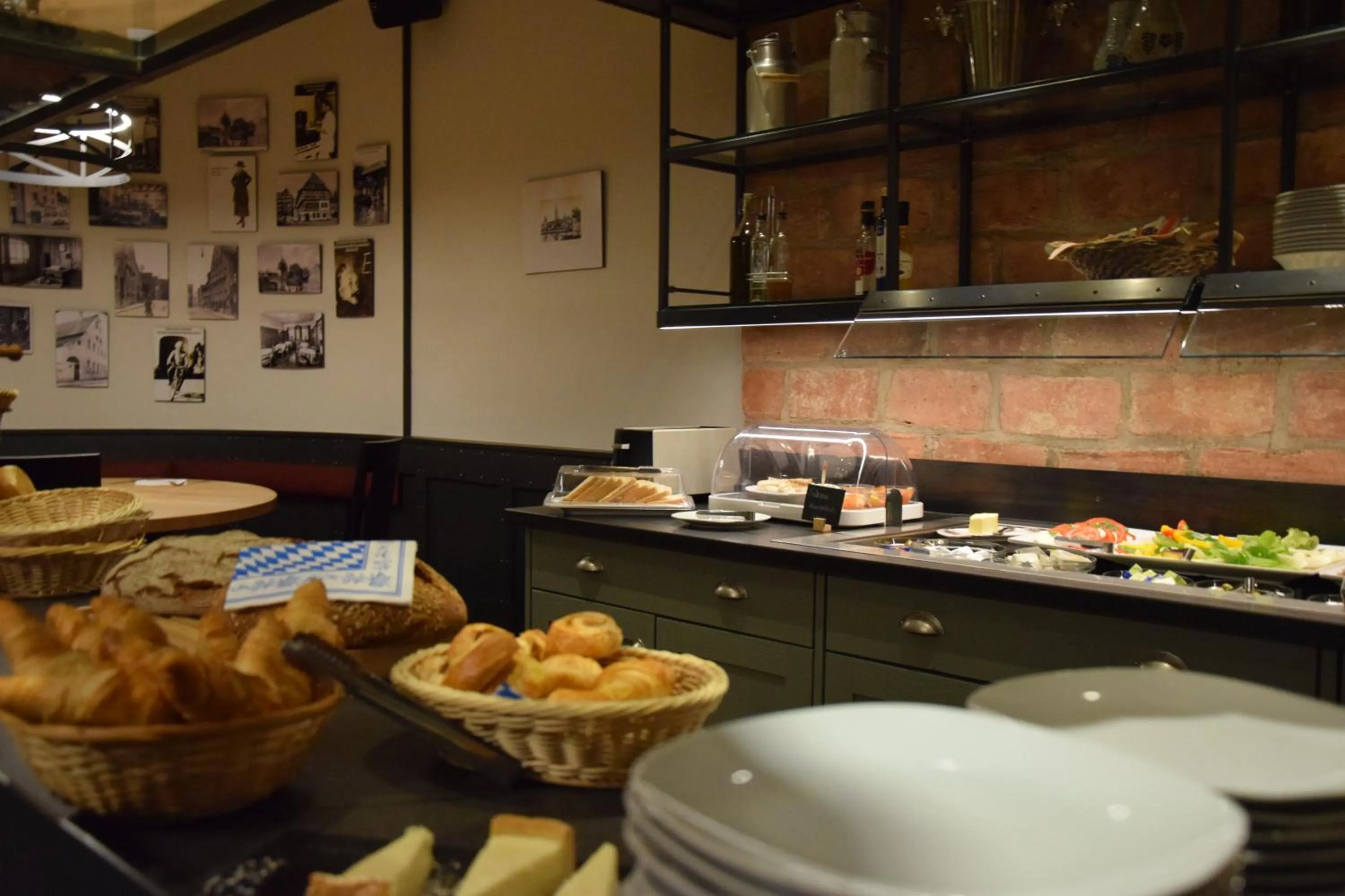 Buffet breakfast in Hotel Roter Löwe