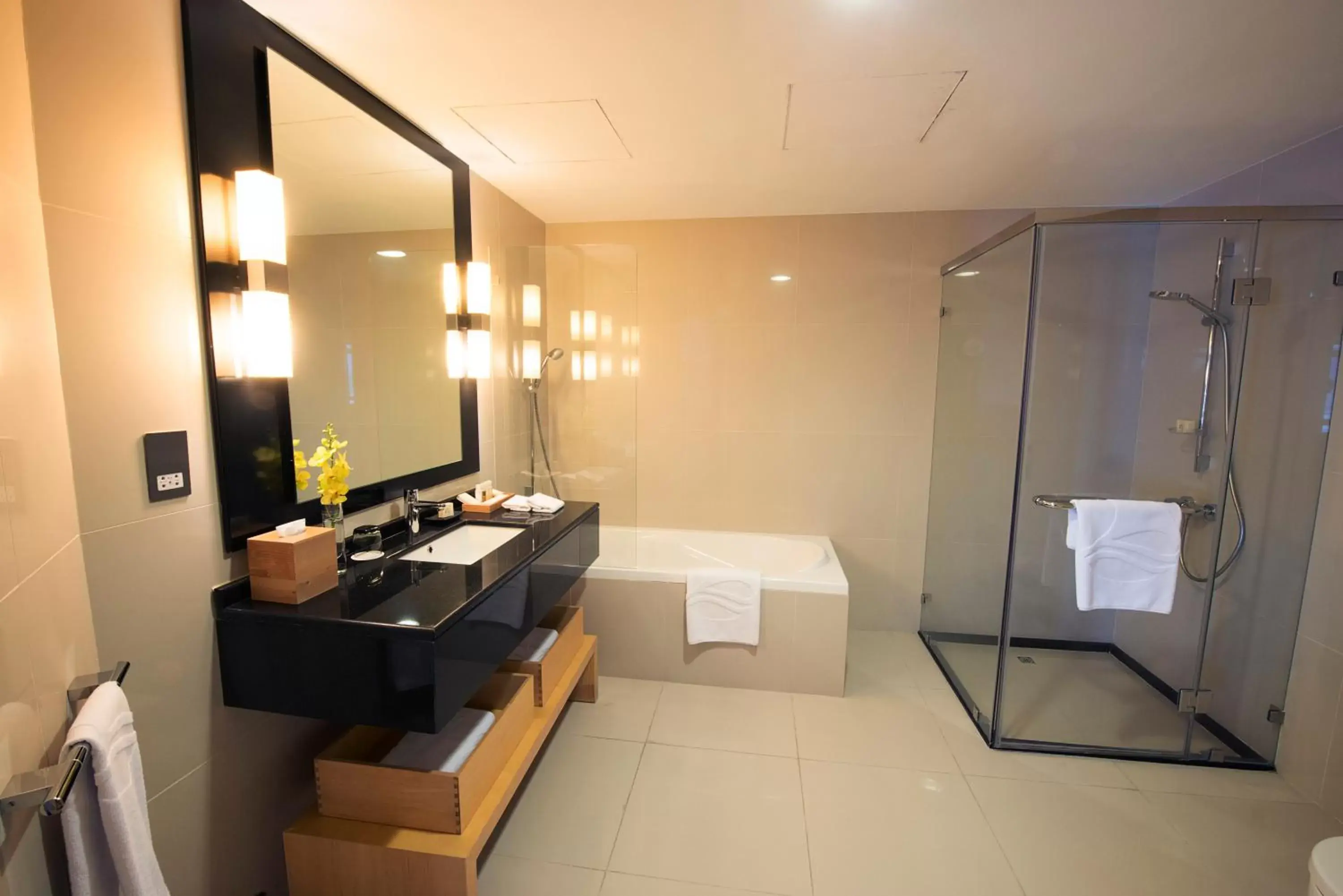 Shower, Bathroom in Asdal Gulf Inn Boutique Hotel- SEEF