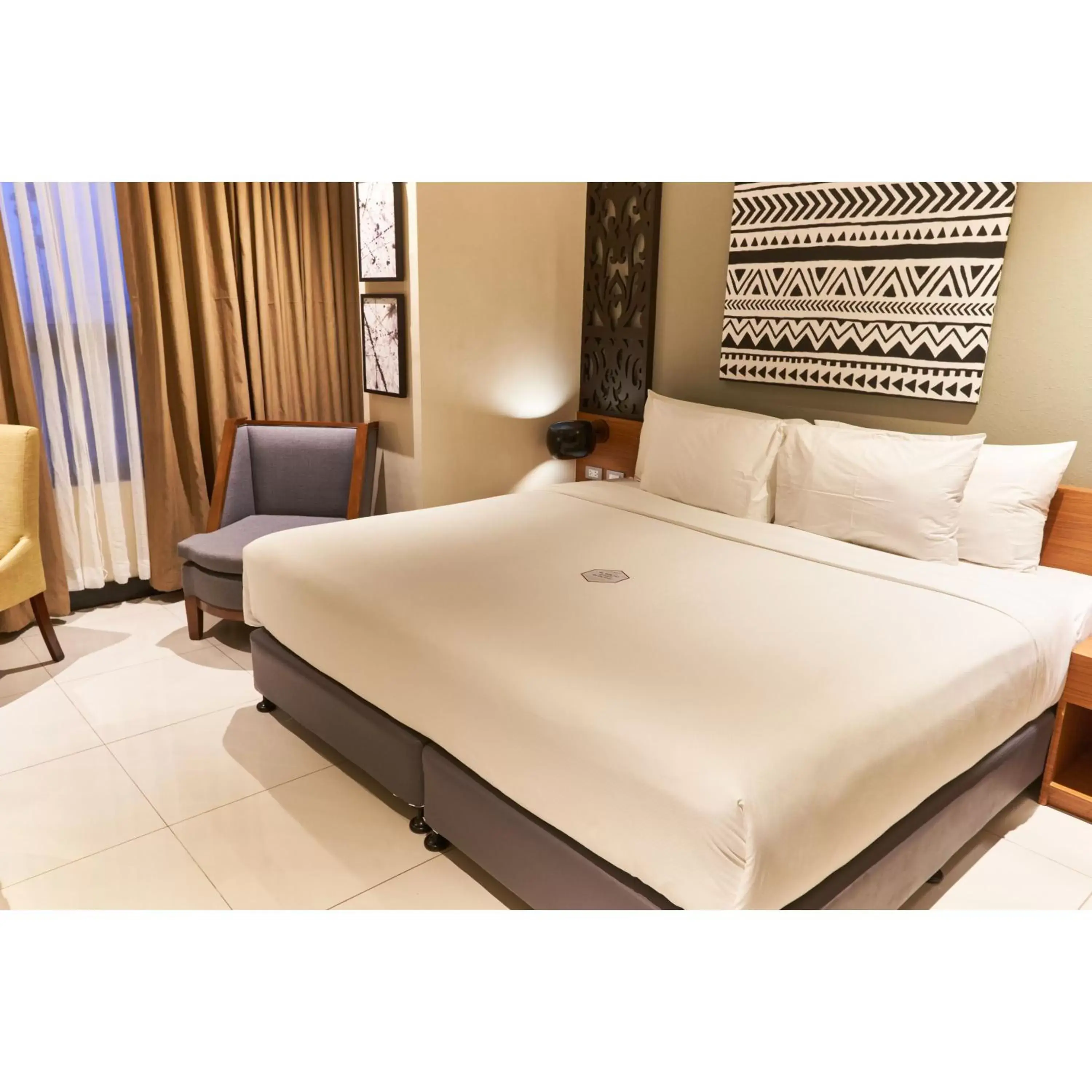 Bed in Summit Hotel Tacloban