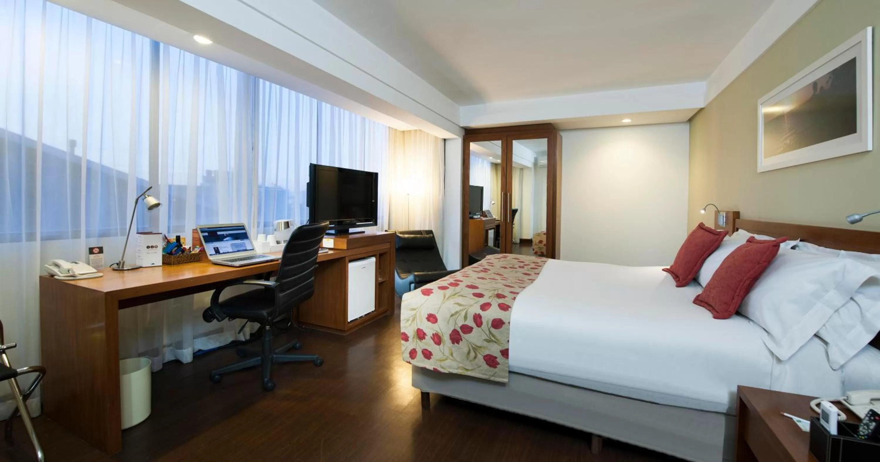 Photo of the whole room, Bed in Slaviero Porto Alegre Moinhos