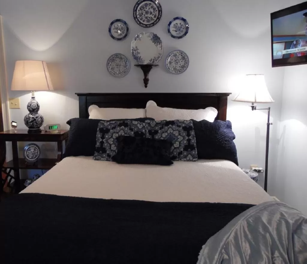 Bed in Caroline's Bed and Breakfast