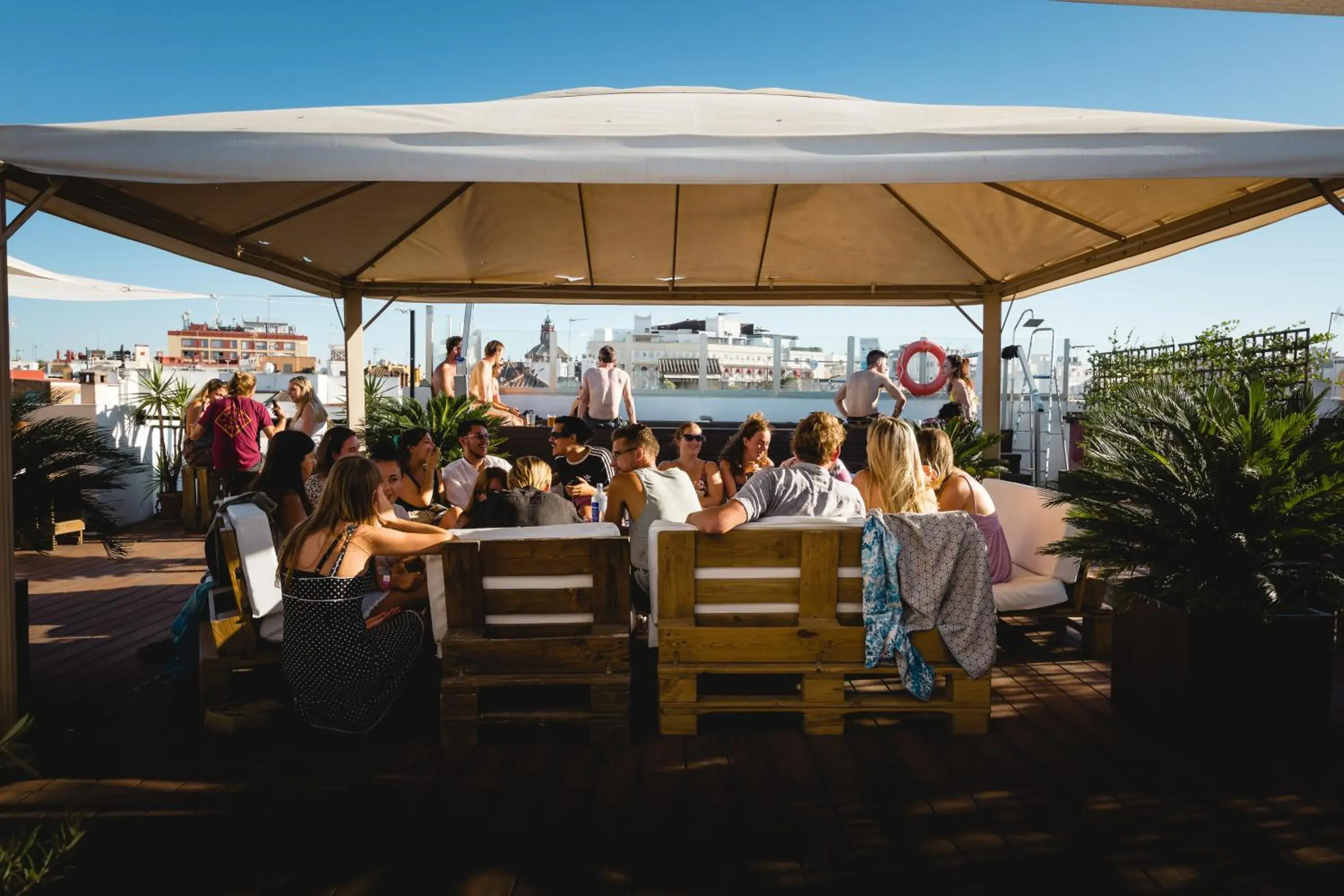 Summer, Restaurant/Places to Eat in Oasis Backpackers' Hostel Palace Sevilla Summer, Restaurant/Places to Eat in Oasis Backpackers' Hostel Palace Sevilla