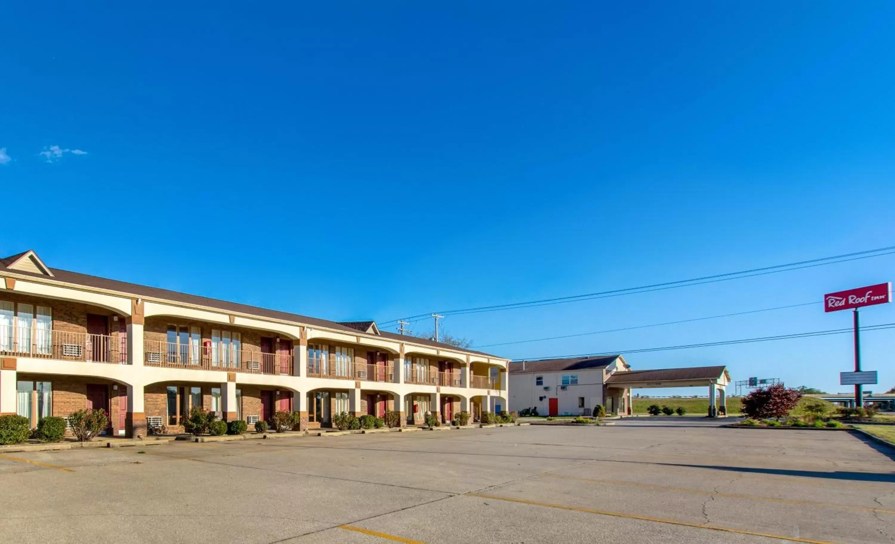 Property Building in Red Roof Inn Vincennes