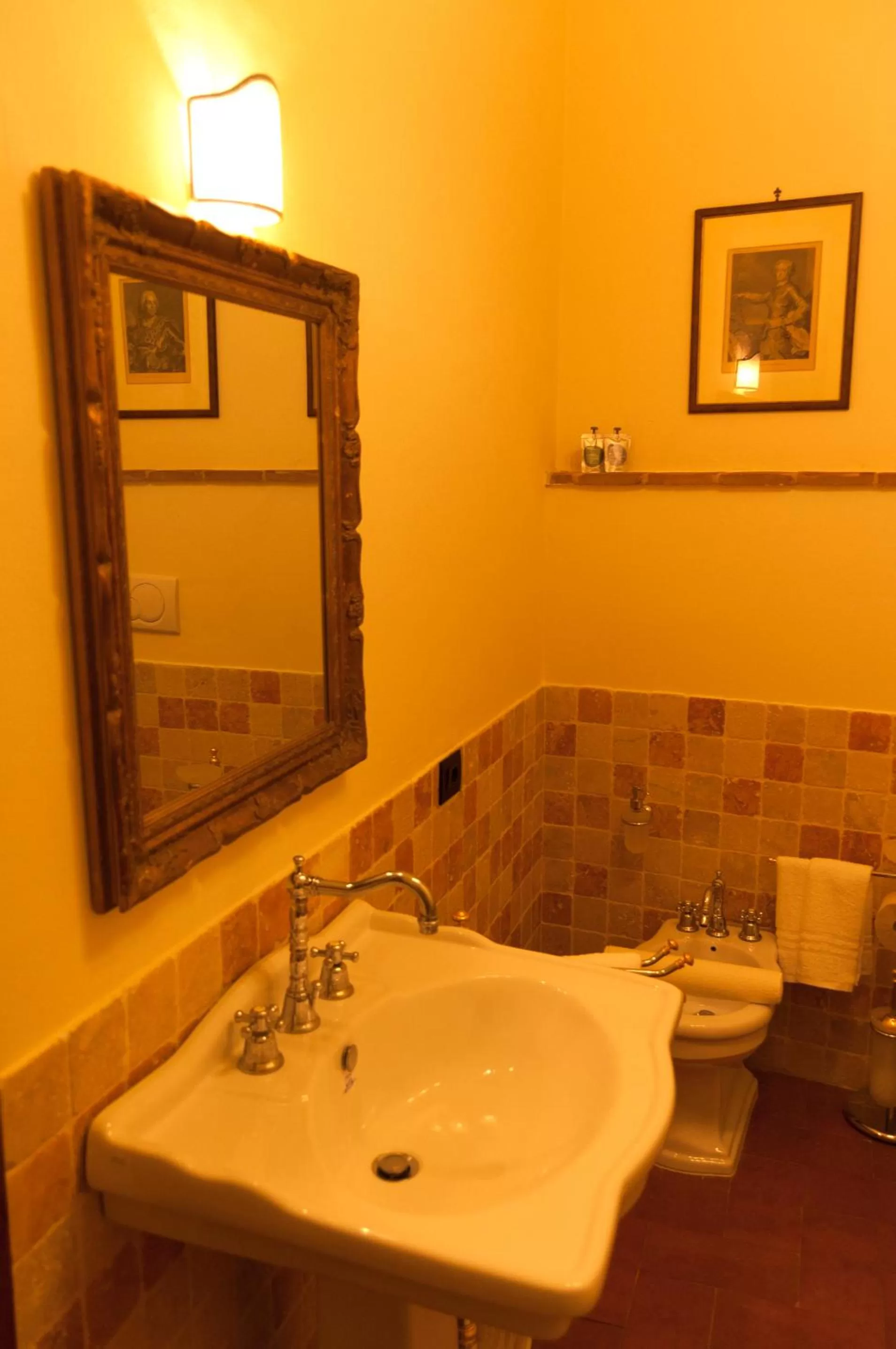 Bathroom in Palazzo Benucci