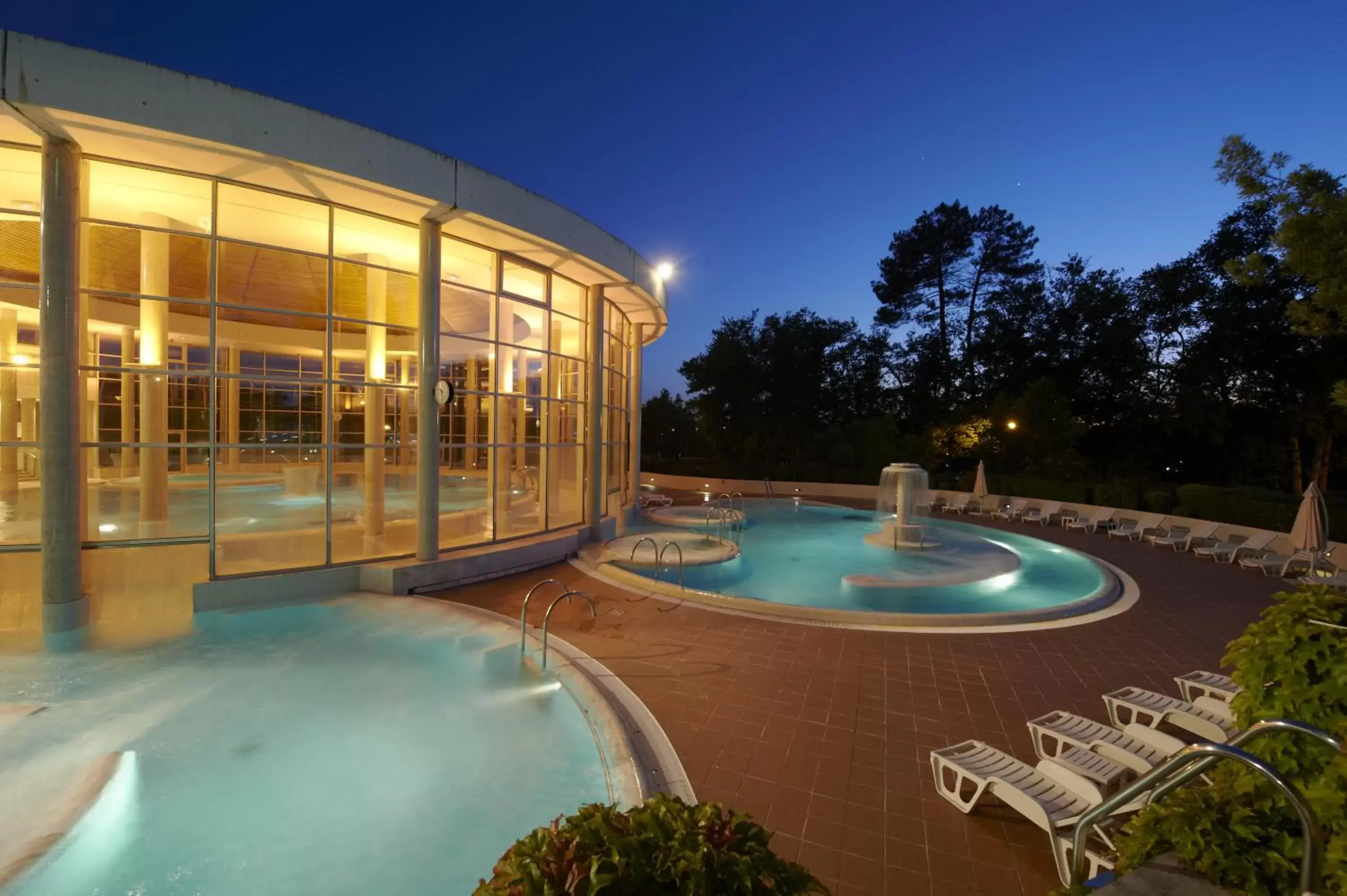 Night, Swimming Pool in Best Western Sourceo