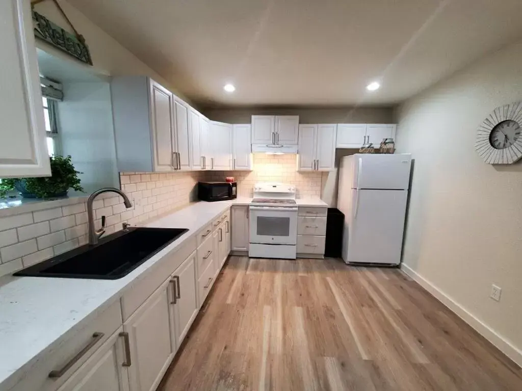 Kitchen/Kitchenette in Hotel DeVille