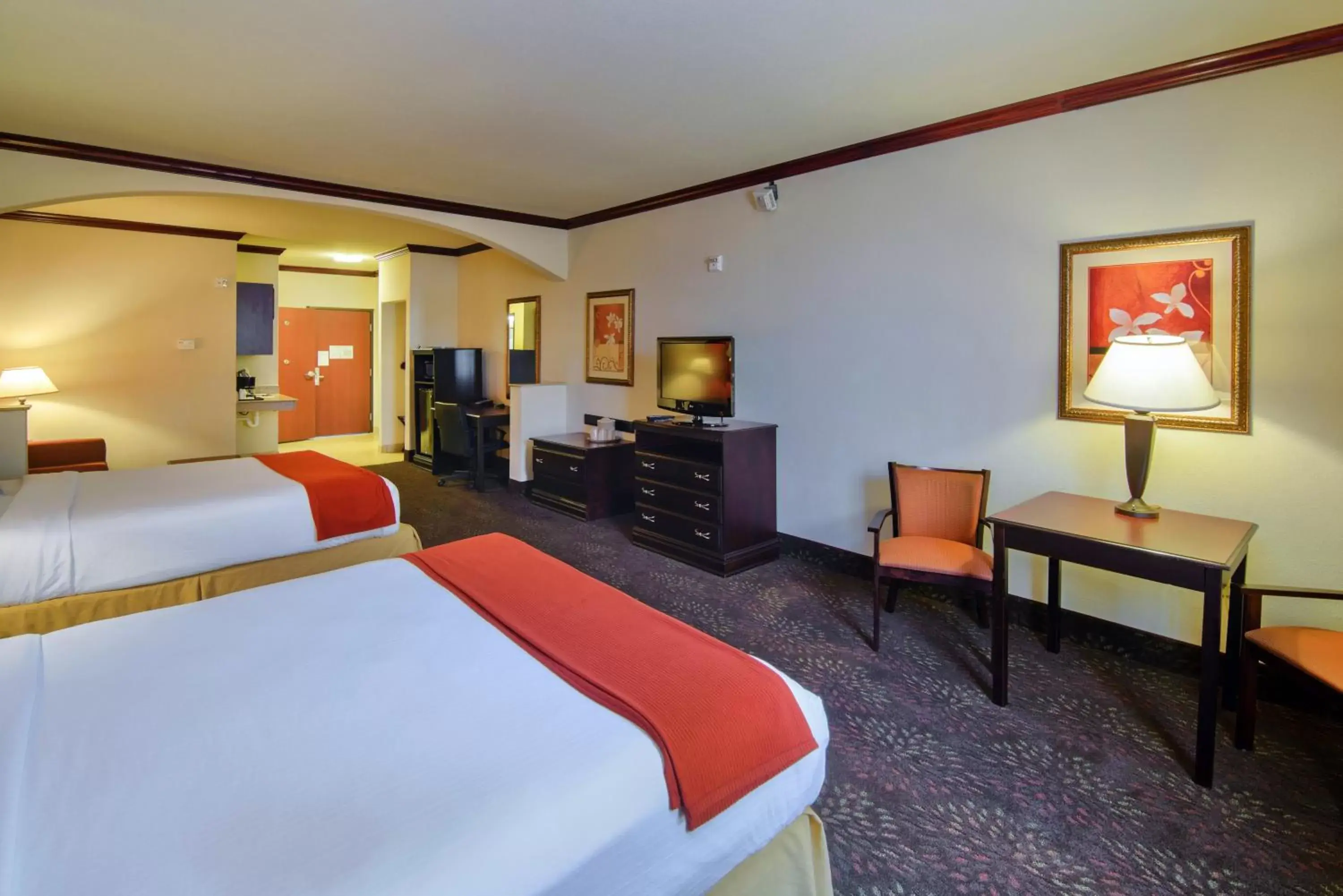 Bedroom, Bed in Holiday Inn Express Hotel & Suites Terrell, an IHG Hotel