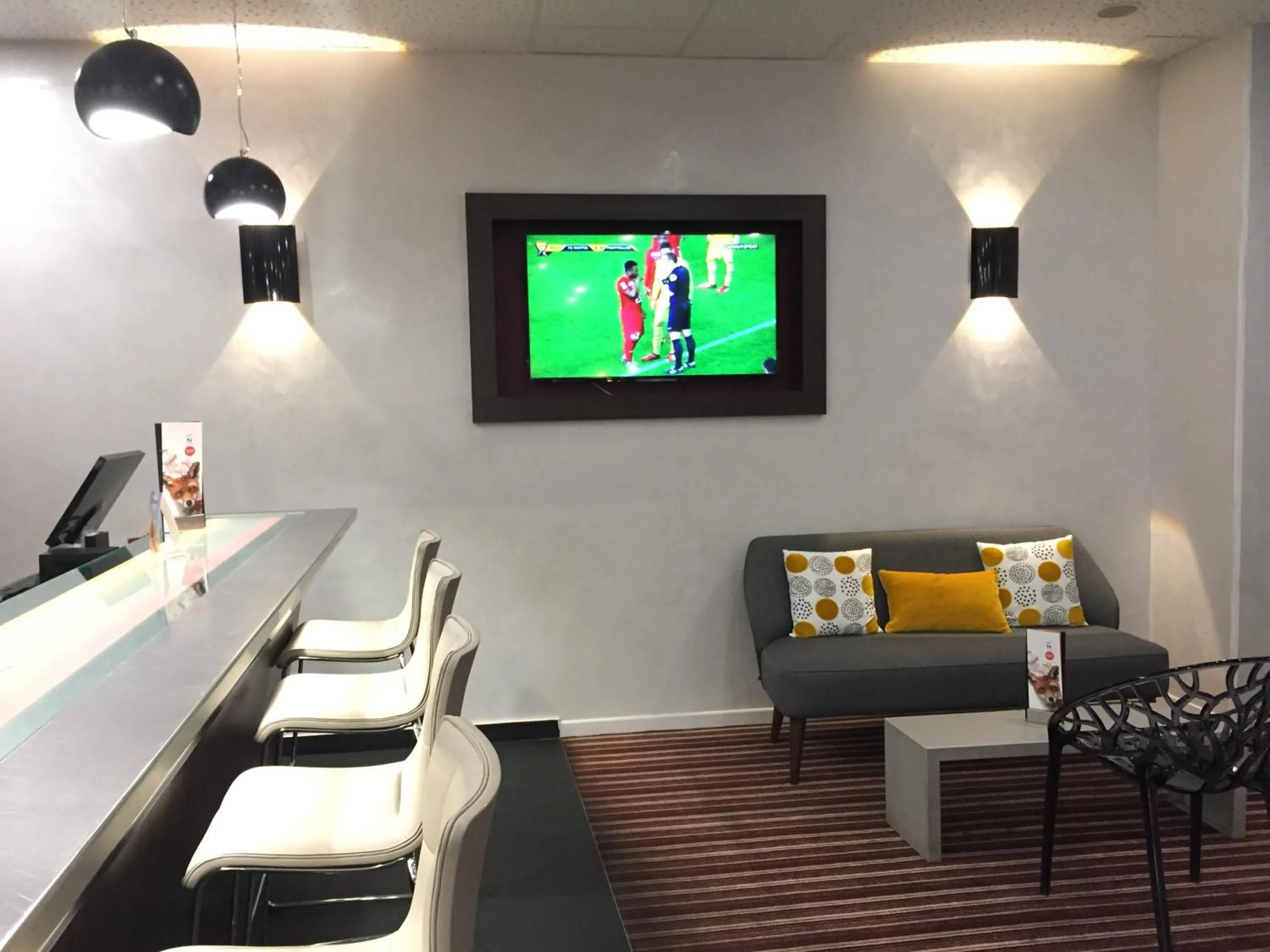 Lounge or bar in Novotel Marseille Est Porte d'Aubagne