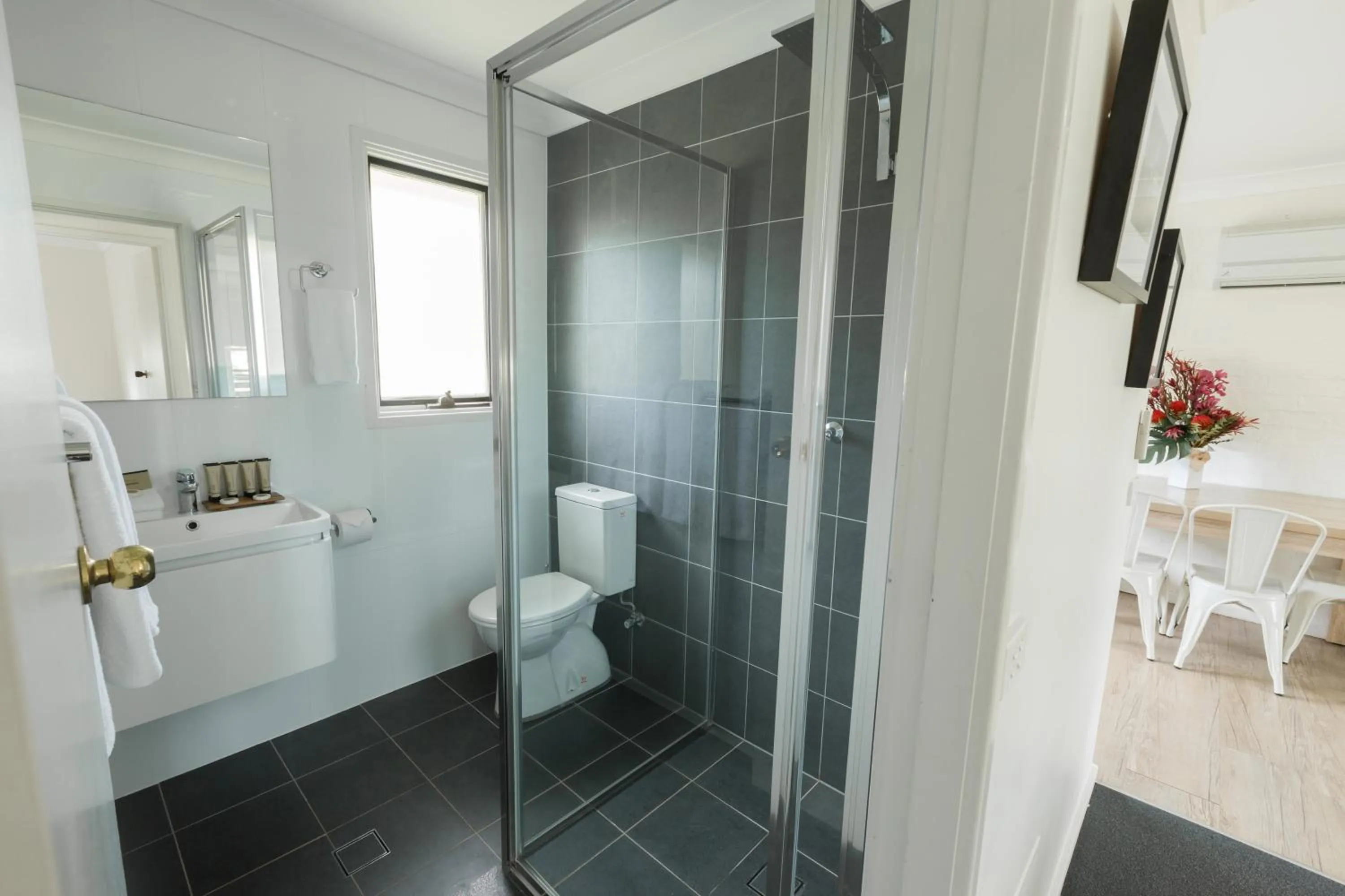 Shower in Pokolbin Village Estate