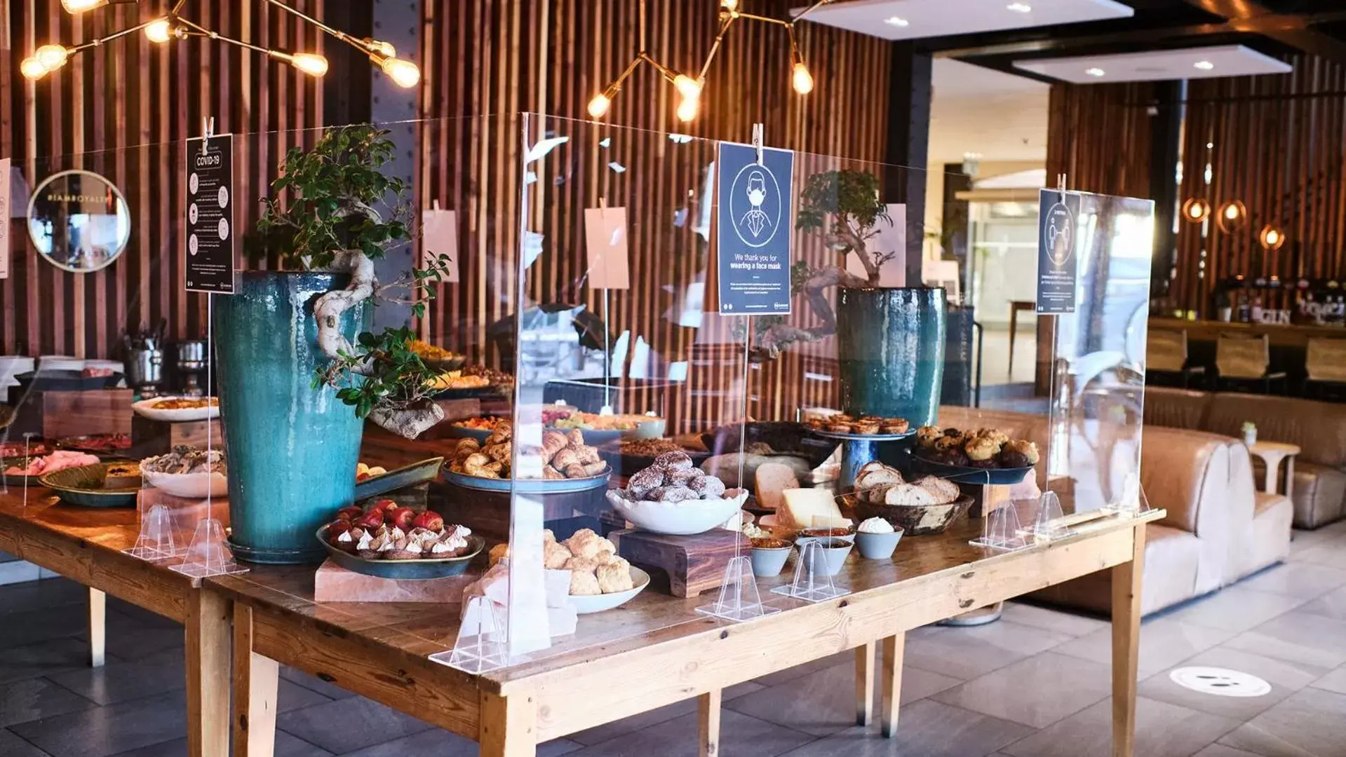 Buffet breakfast, Restaurant/Places to Eat in Victoria & Alfred Hotel by NEWMARK